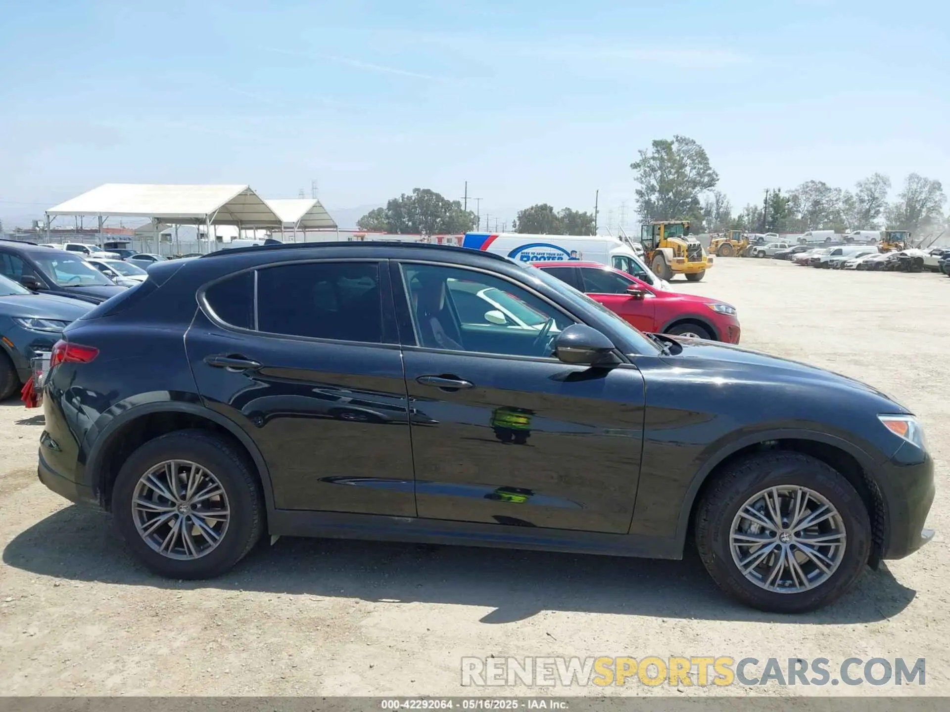 13 Photograph of a damaged car ZASPAJAN2N7D29686 ALFA ROMEO STELVIO 2022