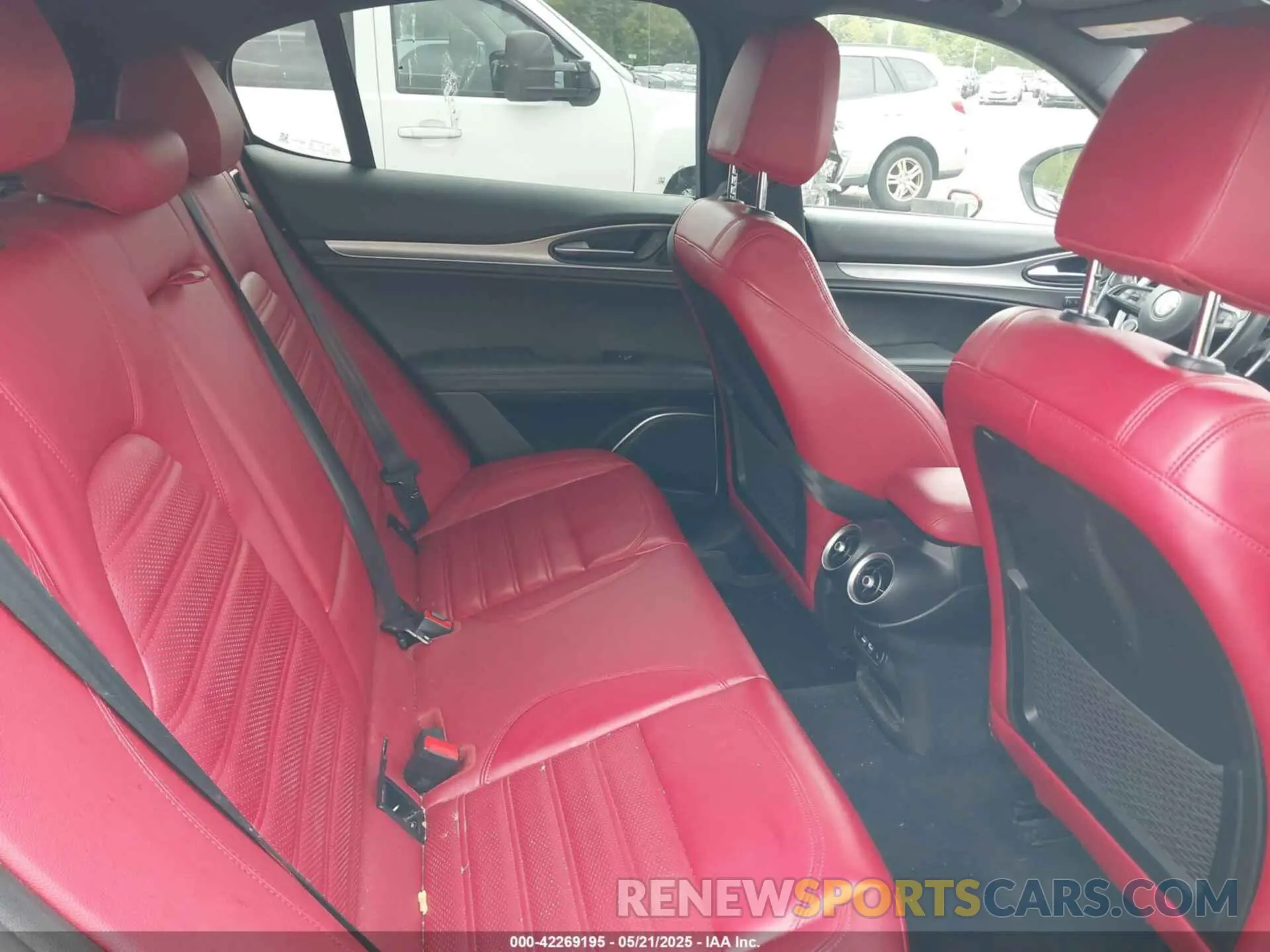 8 Photograph of a damaged car ZASPAKBN0N7D25379 ALFA ROMEO STELVIO 2022
