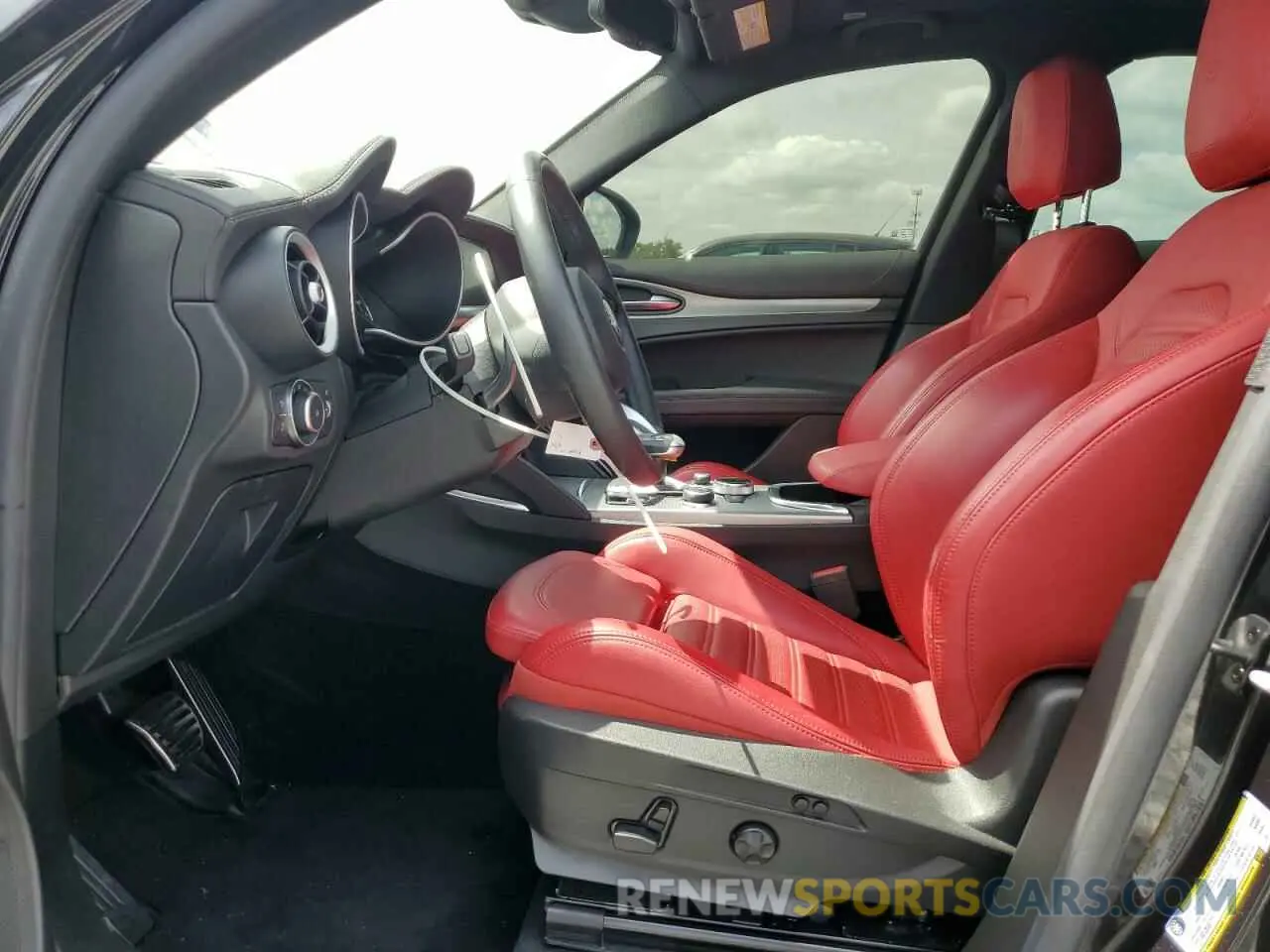 7 Photograph of a damaged car ZASPAKBN2N7D24671 ALFA ROMEO STELVIO 2022