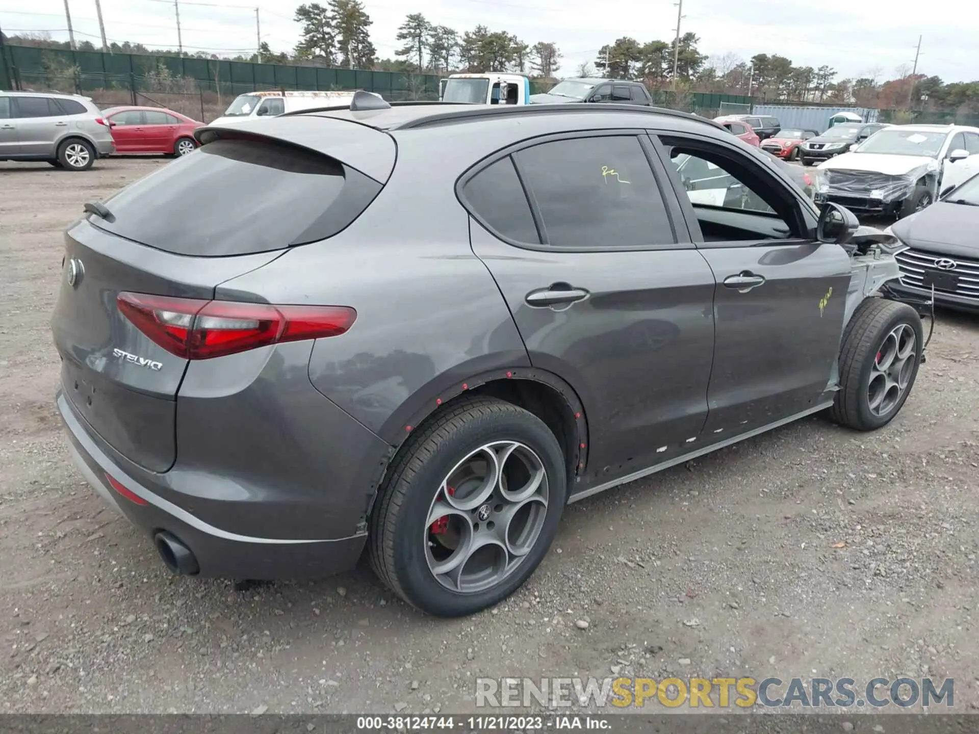 4 Photograph of a damaged car ZASPAKBN9N7D44867 ALFA ROMEO STELVIO 2022