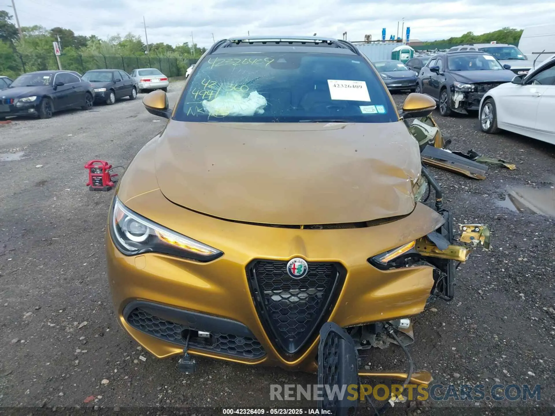 12 Photograph of a damaged car ZASPAKBNXN7D26328 ALFA ROMEO STELVIO 2022
