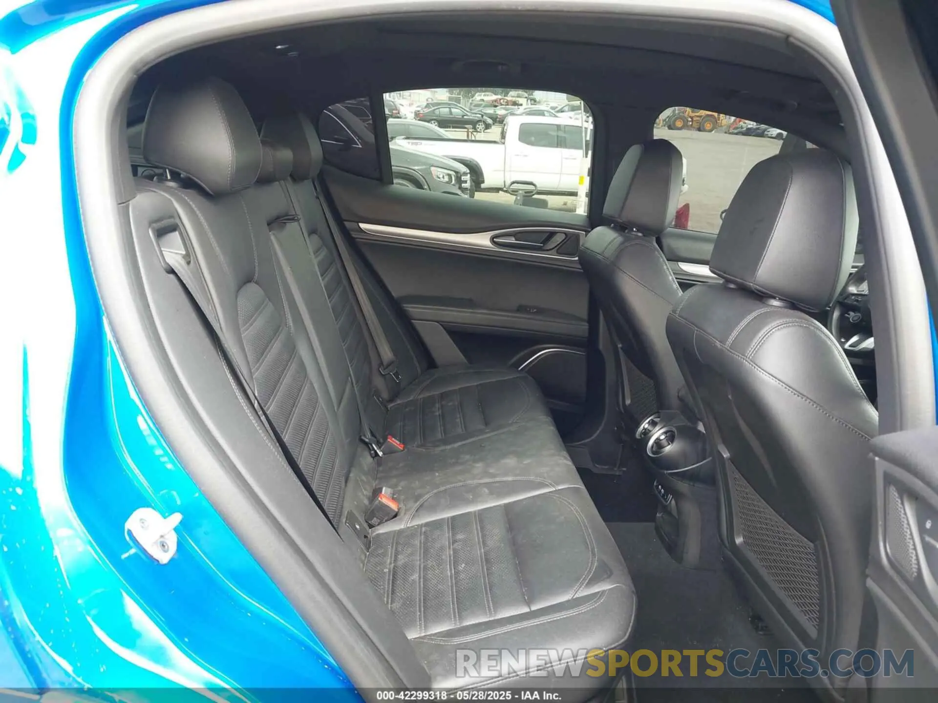 8 Photograph of a damaged car ZASPAKBNXN7D48765 ALFA ROMEO STELVIO 2022