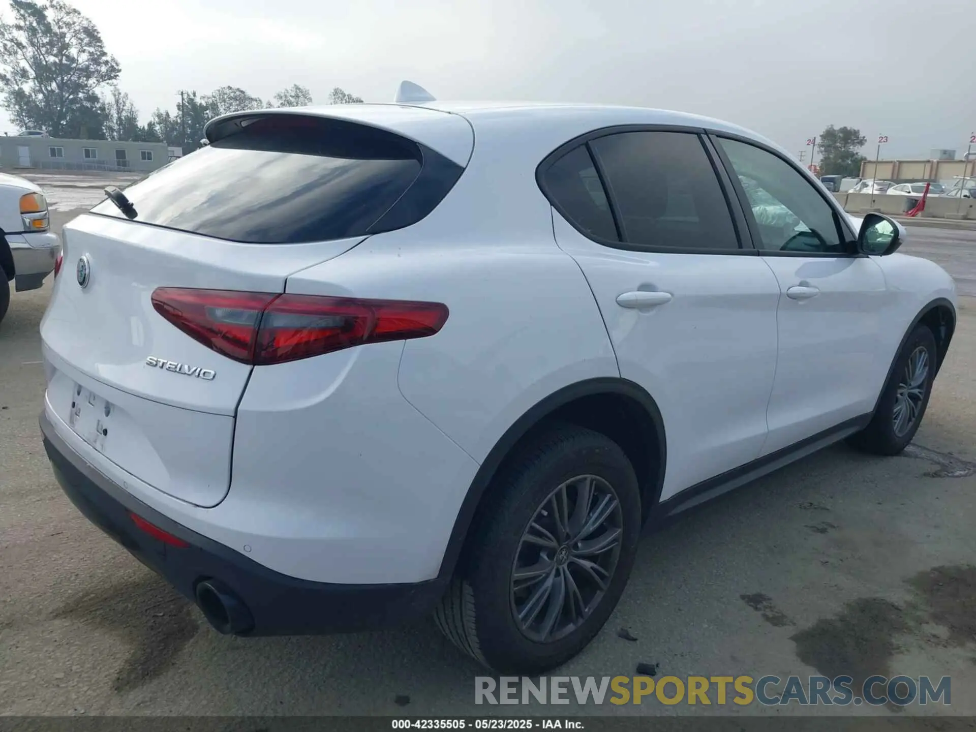 4 Photograph of a damaged car ZASPAJAN1P7D53724 ALFA ROMEO STELVIO 2023