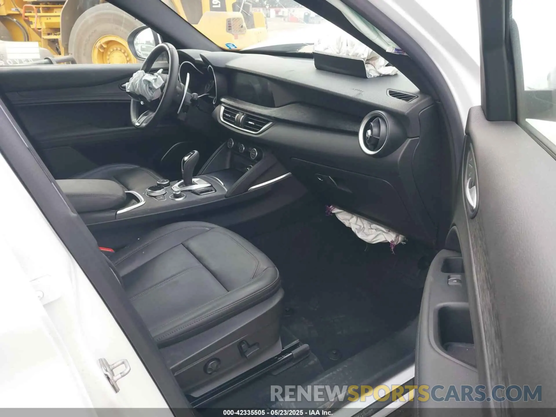 5 Photograph of a damaged car ZASPAJAN1P7D53724 ALFA ROMEO STELVIO 2023