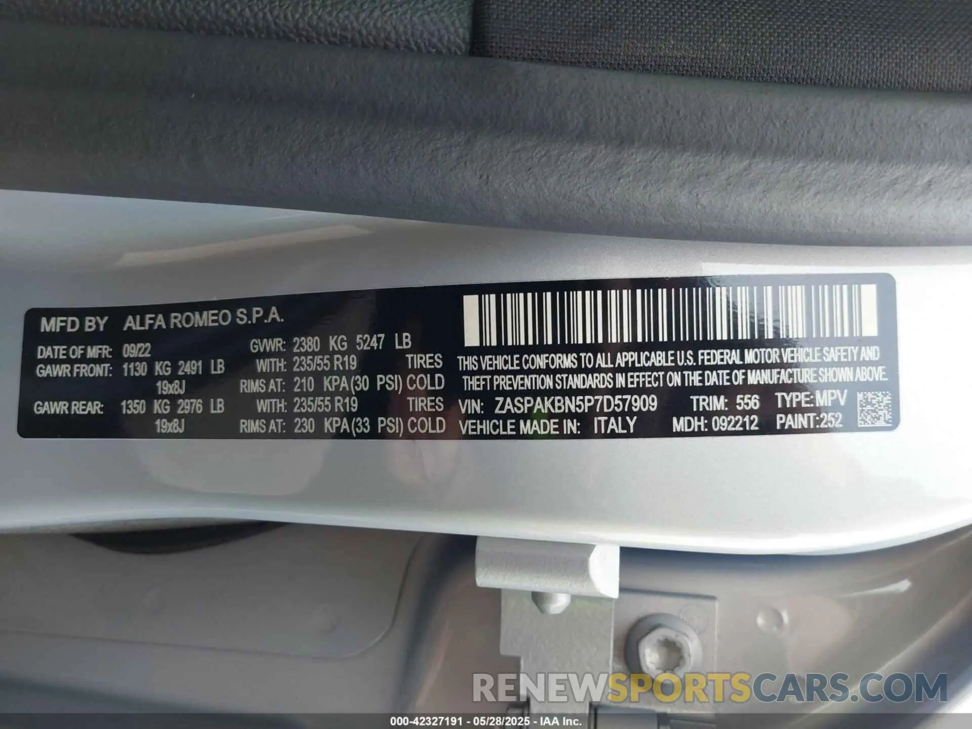 9 Photograph of a damaged car ZASPAKBN5P7D57909 ALFA ROMEO STELVIO 2023