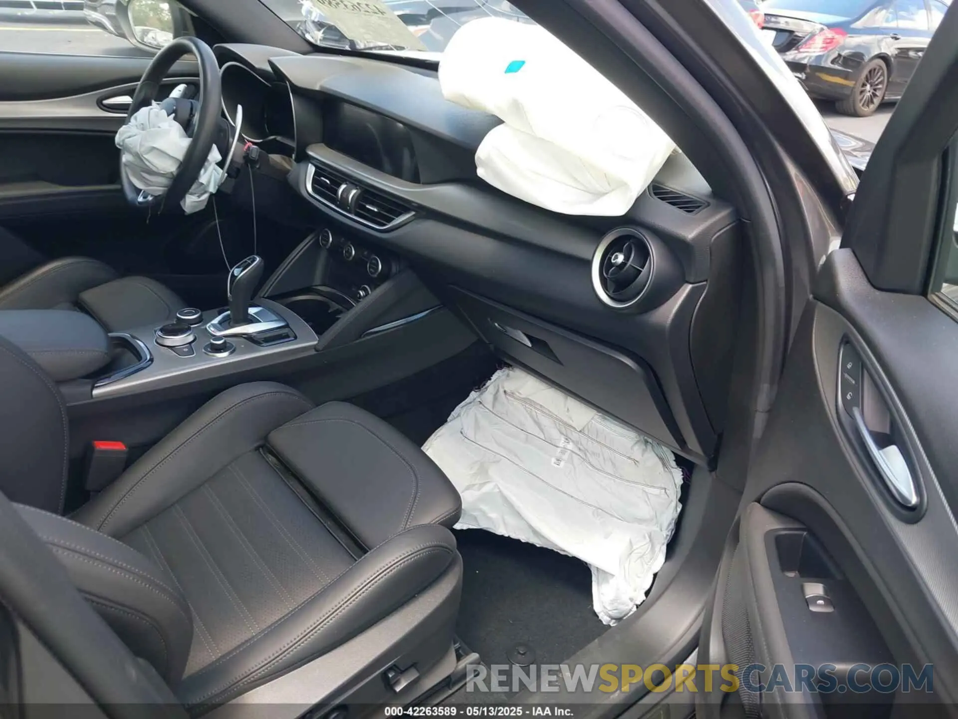 5 Photograph of a damaged car ZASPAKBN1R7D78095 ALFA ROMEO STELVIO 2024