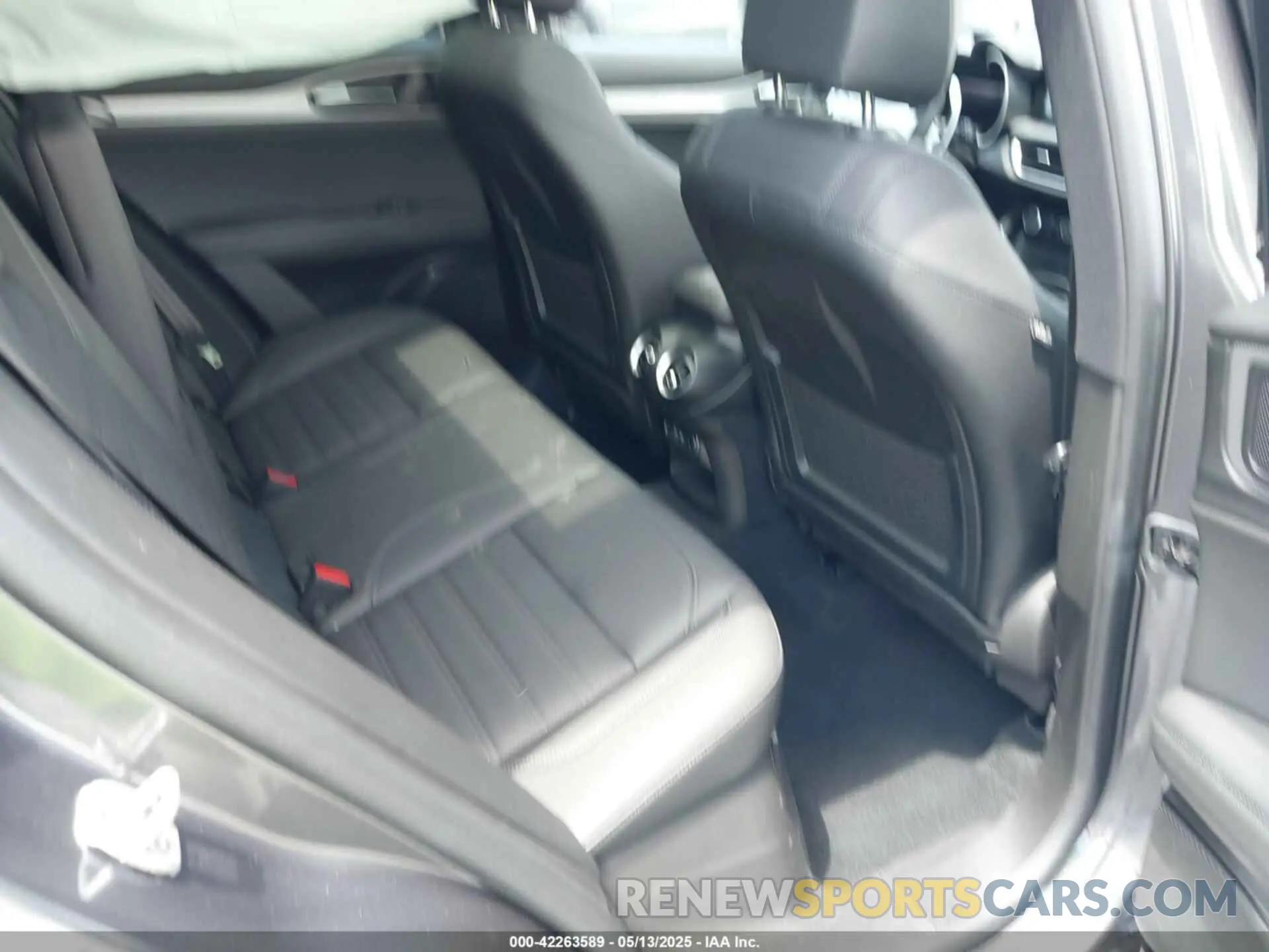 8 Photograph of a damaged car ZASPAKBN1R7D78095 ALFA ROMEO STELVIO 2024