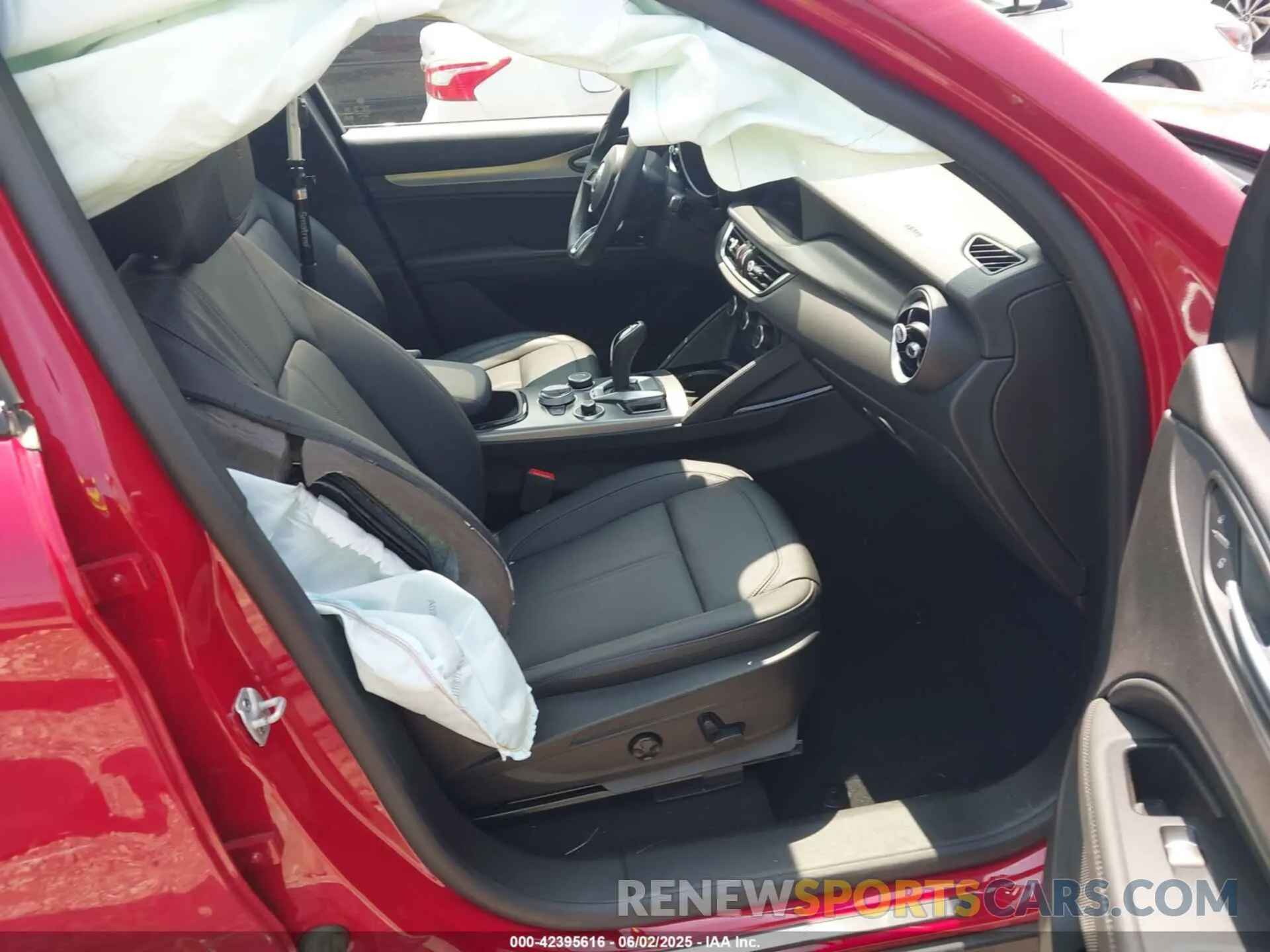 5 Photograph of a damaged car ZASPAKBNXR7D80427 ALFA ROMEO STELVIO 2024