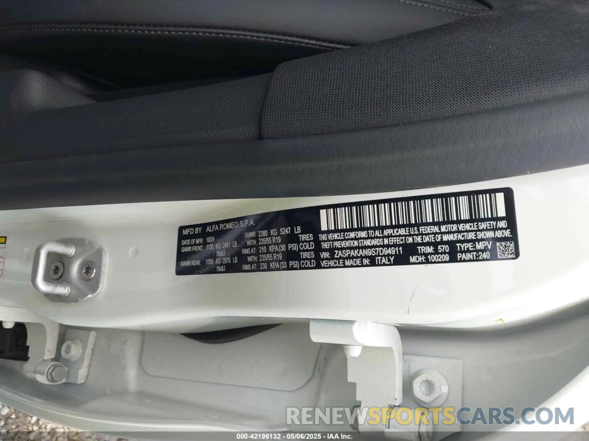 9 Photograph of a damaged car ZASPAKAN9S7D94911 ALFA ROMEO STELVIO 2025