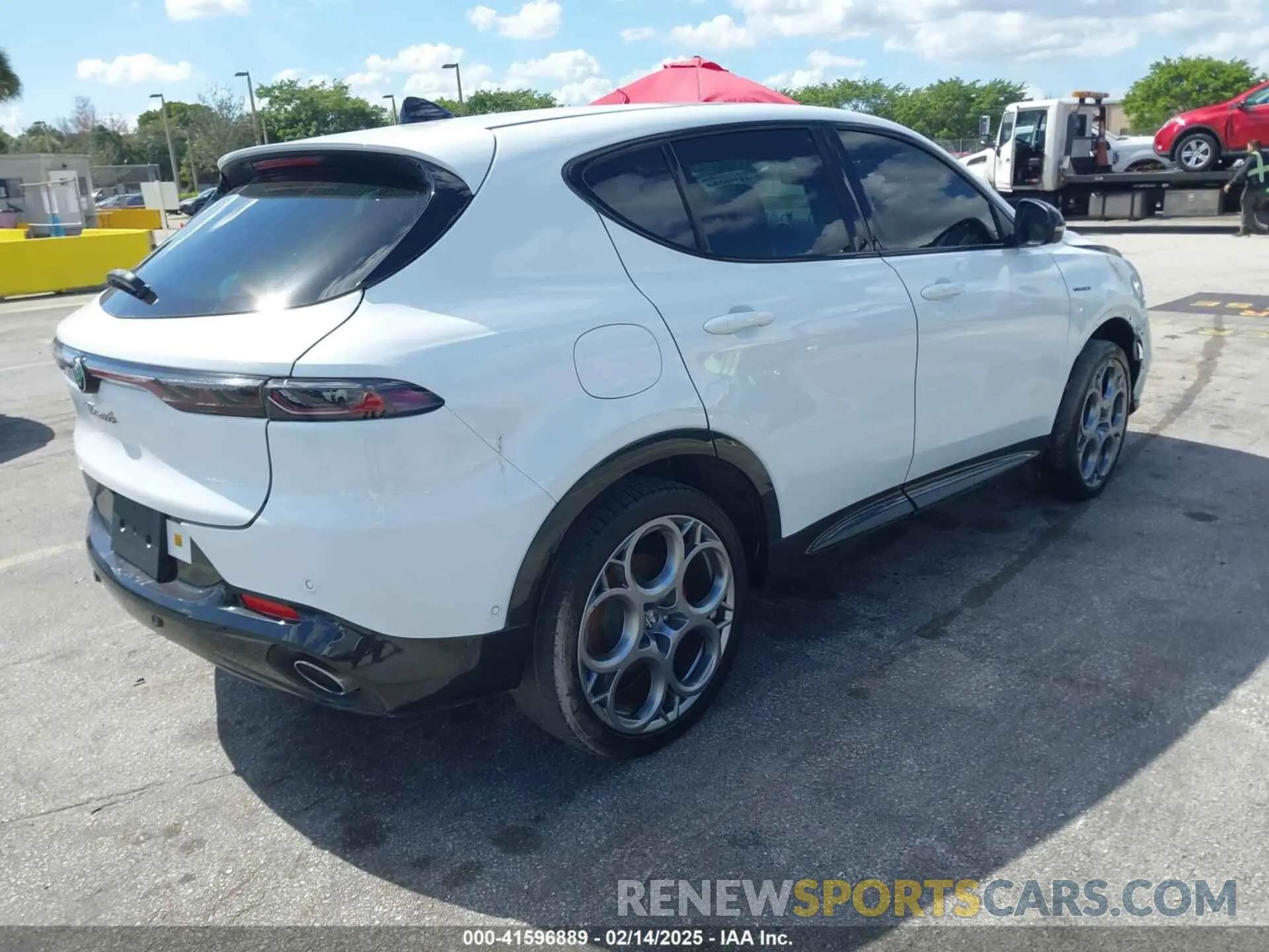 4 Photograph of a damaged car ZASPATDW7R3051085 ALFA ROMEO TONALE 2024
