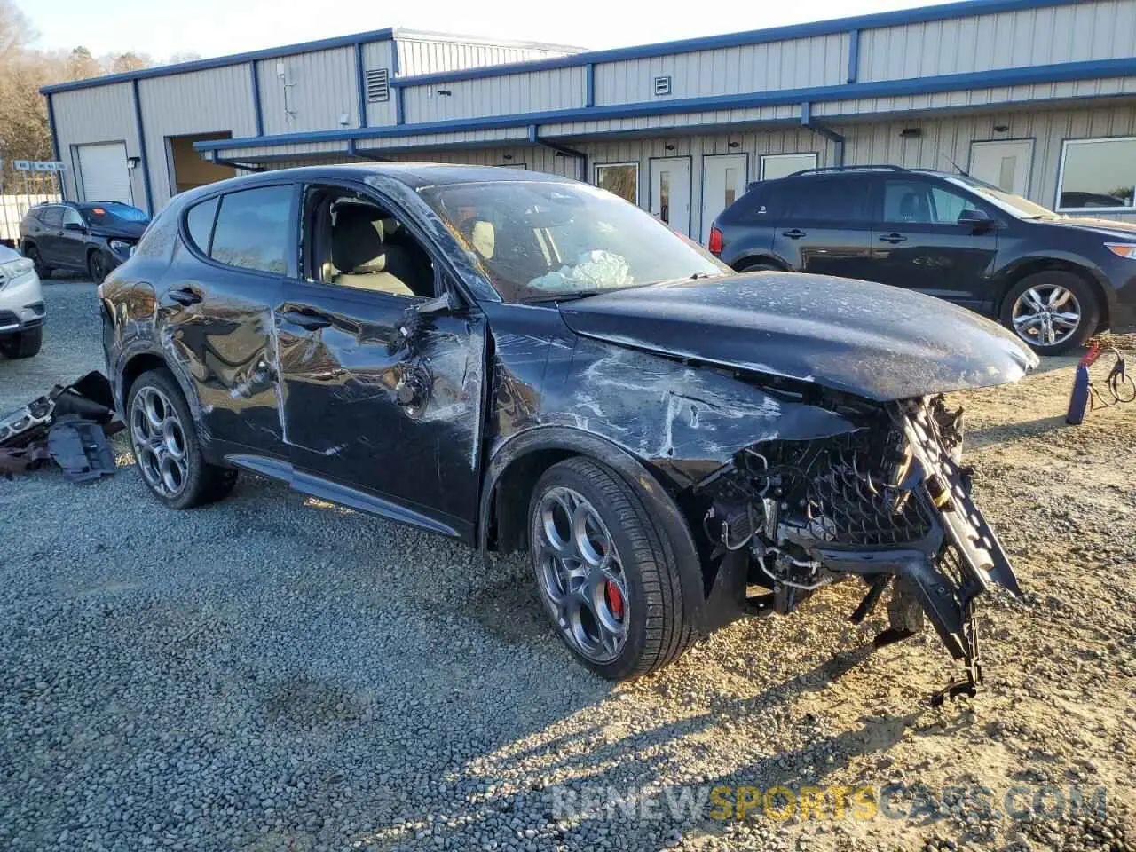 4 Photograph of a damaged car ZASPATDW9R3058278 ALFA ROMEO TONALE VEL 2024
