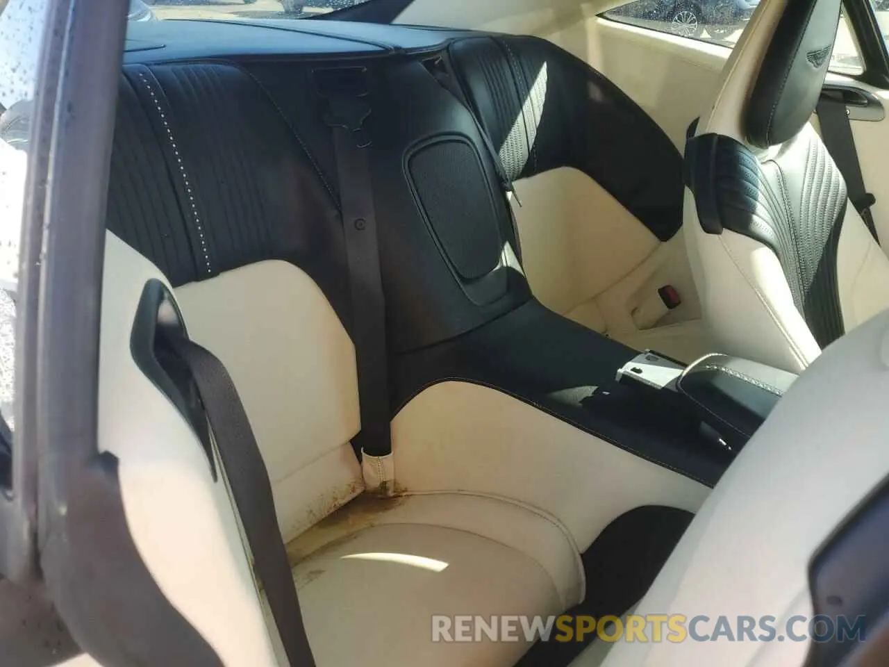 10 Photograph of a damaged car SCFRMFAW0KGL05298 ASTON MARTIN ALL MODELS 2019
