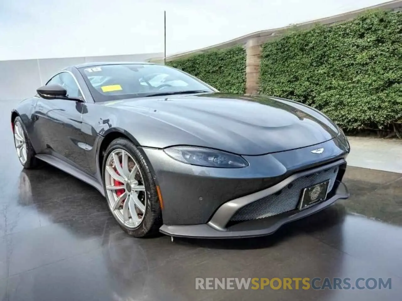 1 Photograph of a damaged car SCFSMGAW4KGN01XXX ASTON MARTIN ALL MODELS 2019