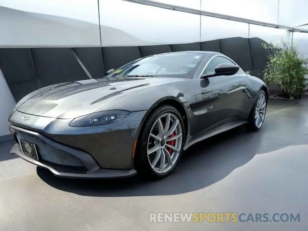 2 Photograph of a damaged car SCFSMGAW4KGN01XXX ASTON MARTIN ALL MODELS 2019