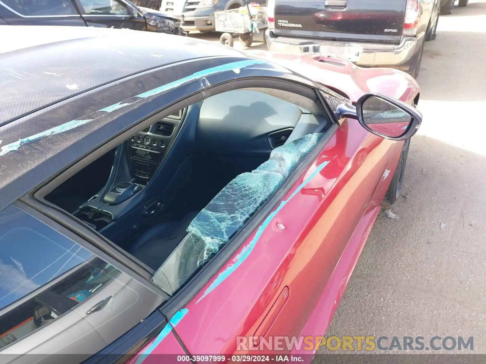 17 Photograph of a damaged car SCFRMHAV5KGR00022 ASTON MARTIN DBS 2019