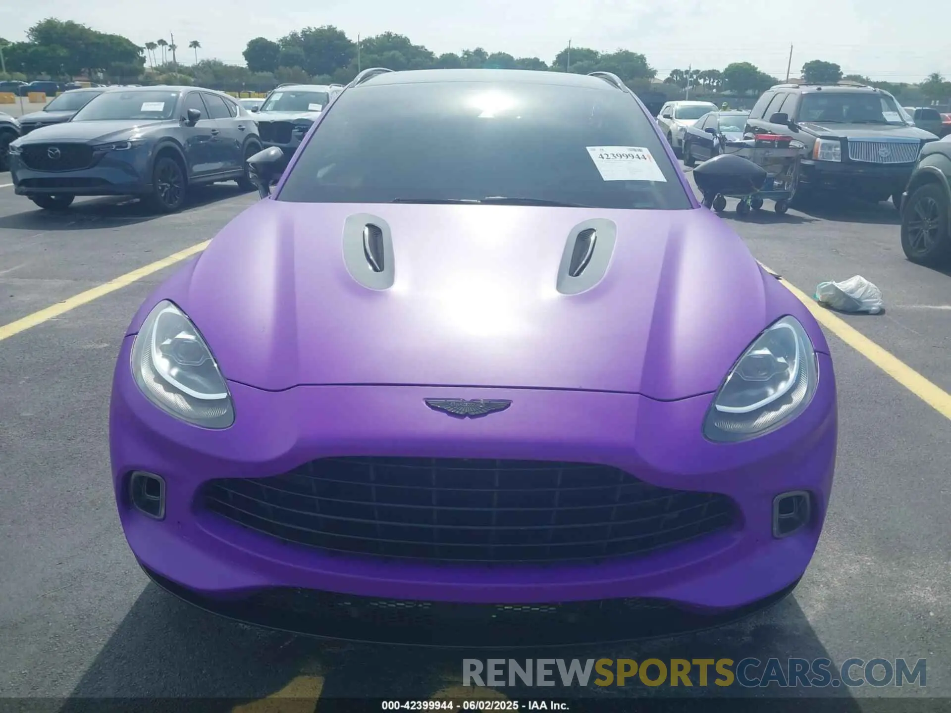 6 Photograph of a damaged car SCFVUJAW3MTV01179 ASTON MARTIN DBX 2021