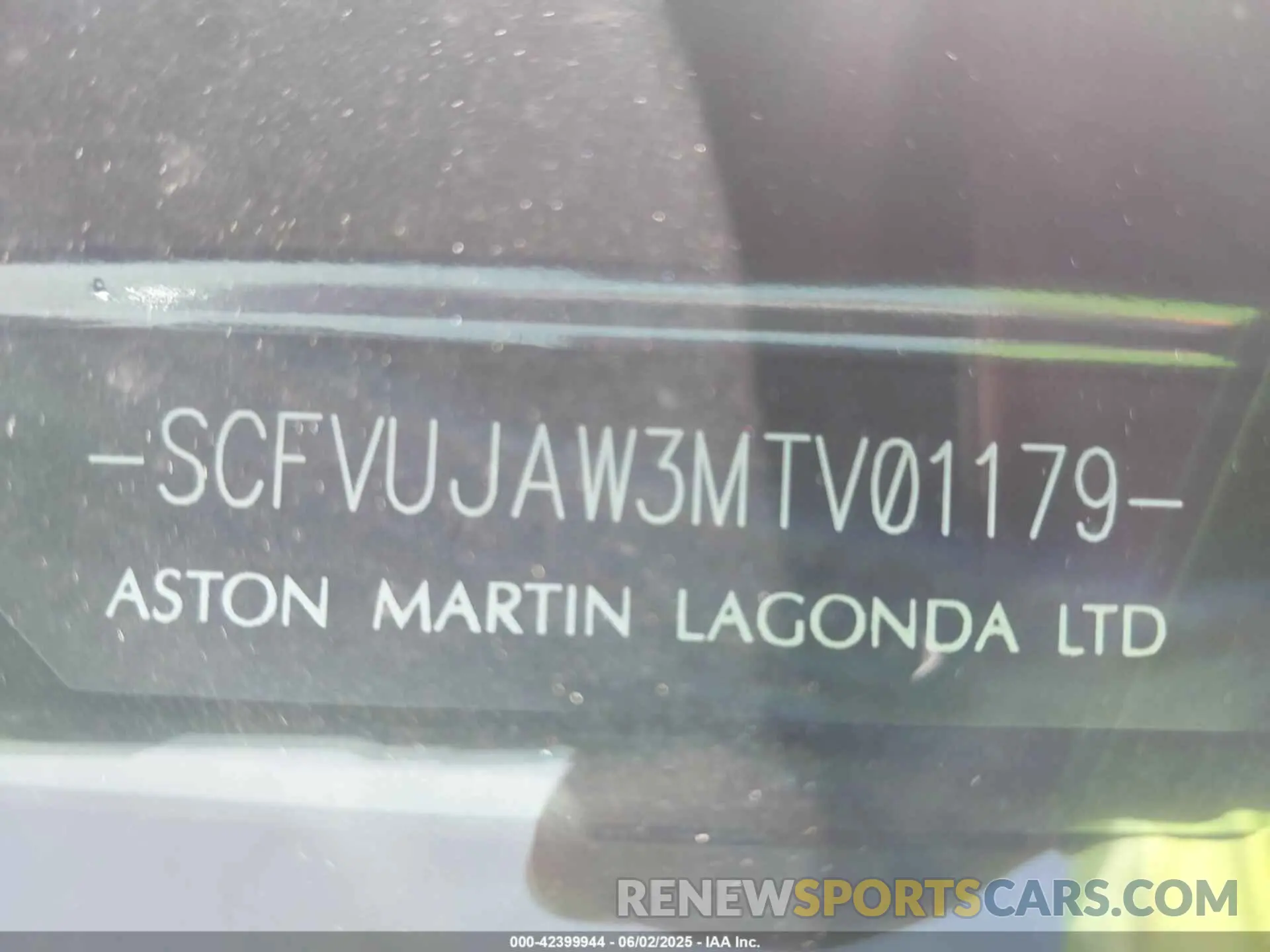 9 Photograph of a damaged car SCFVUJAW3MTV01179 ASTON MARTIN DBX 2021