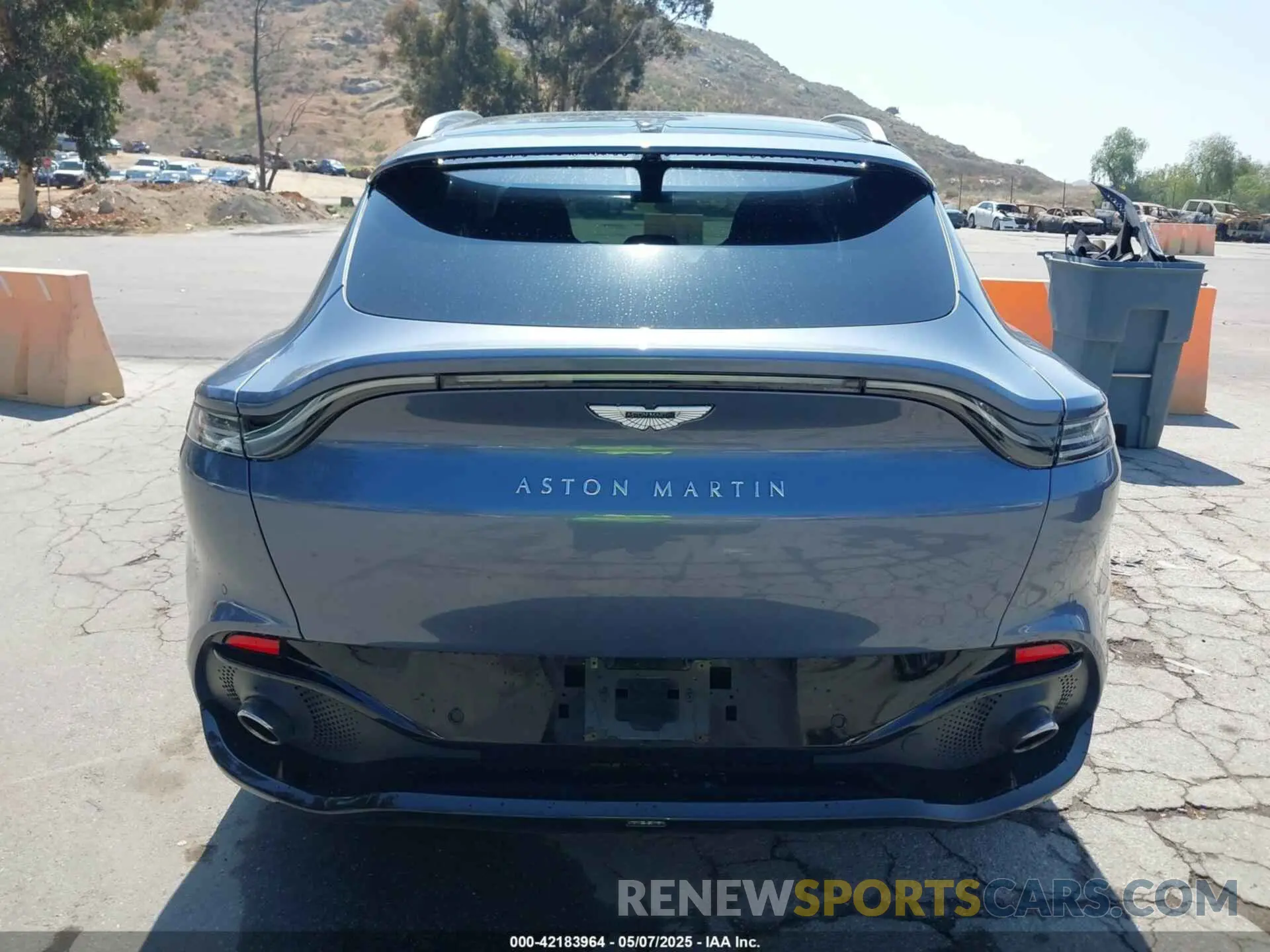 16 Photograph of a damaged car SCFVUJAW8MTV02568 ASTON MARTIN DBX 2021