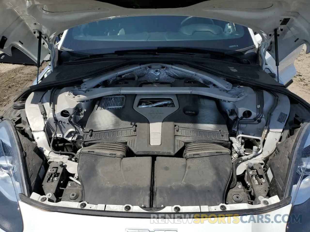 12 Photograph of a damaged car SCFVUJAW8MTV02781 ASTON MARTIN DBX 2021