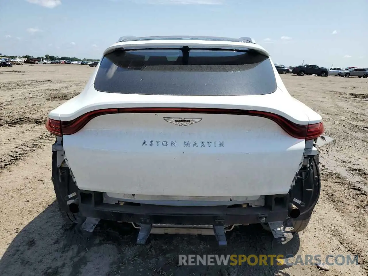 6 Photograph of a damaged car SCFVUJAW8MTV02781 ASTON MARTIN DBX 2021