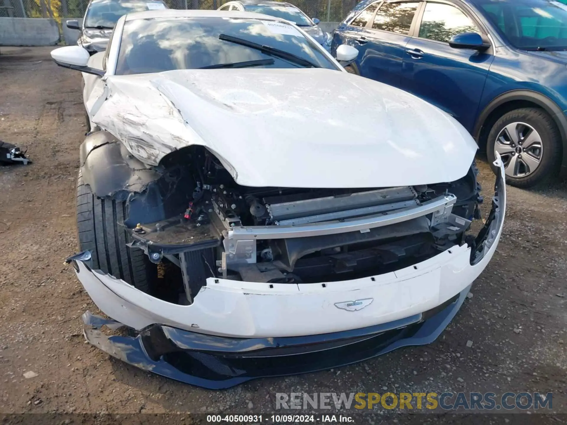 18 Photograph of a damaged car SCFSMGAW1LGN04451 ASTON MARTIN VANTAGE 2020