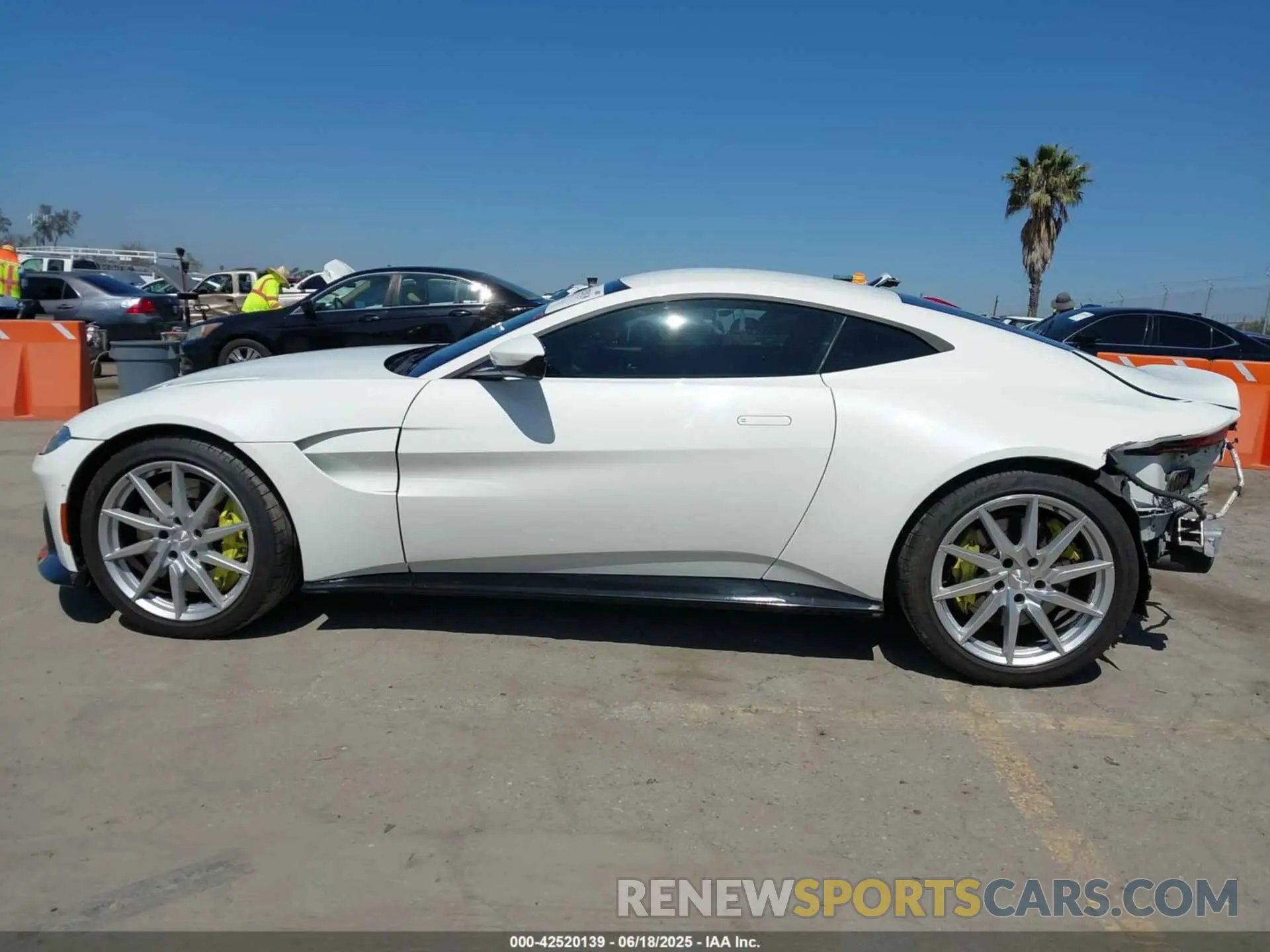 15 Photograph of a damaged car SCFSMGAW6LGN03294 ASTON MARTIN VANTAGE 2020