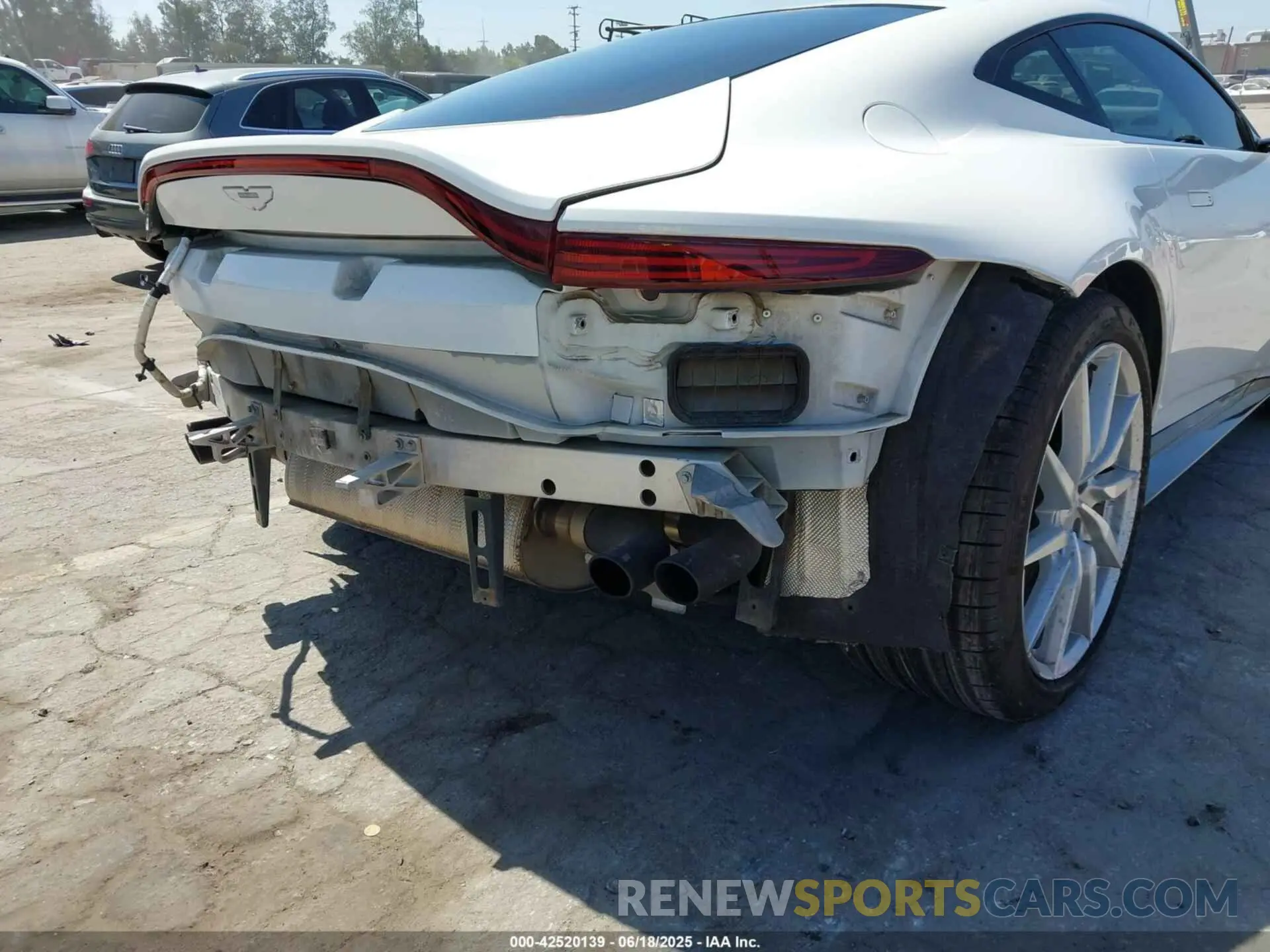 18 Photograph of a damaged car SCFSMGAW6LGN03294 ASTON MARTIN VANTAGE 2020