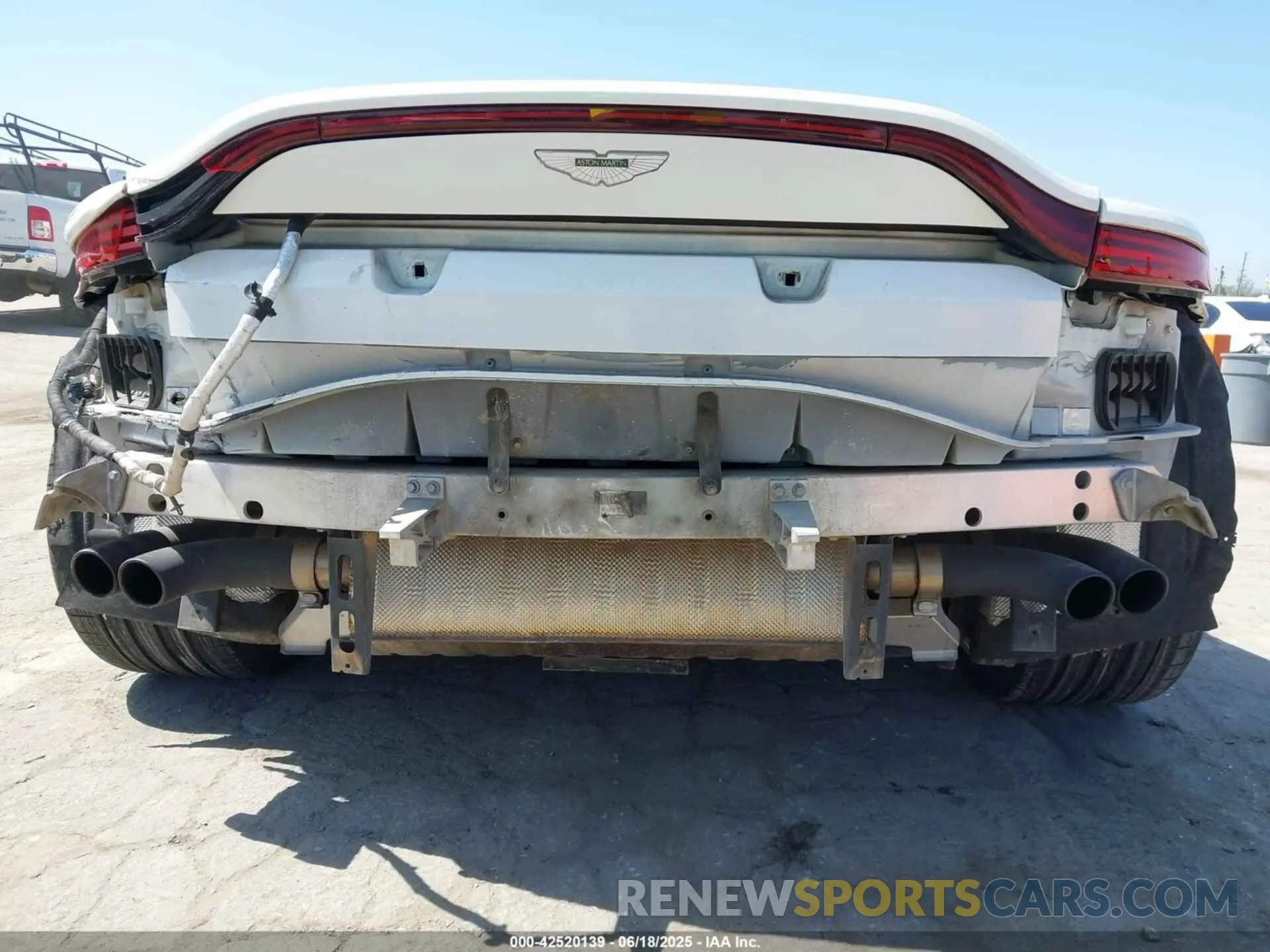 19 Photograph of a damaged car SCFSMGAW6LGN03294 ASTON MARTIN VANTAGE 2020