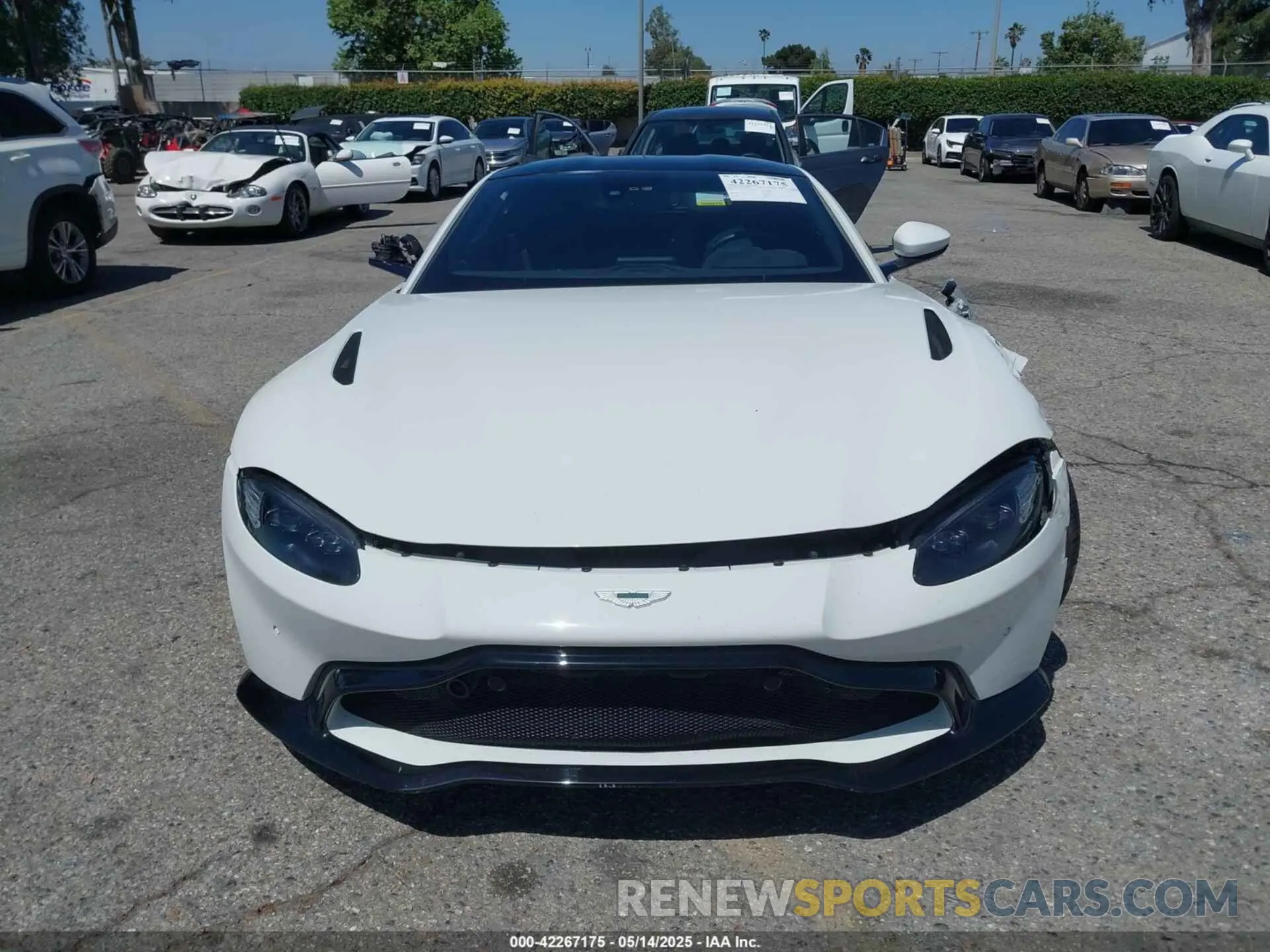 11 Photograph of a damaged car SCFSMGAW9LGN02883 ASTON MARTIN VANTAGE 2020