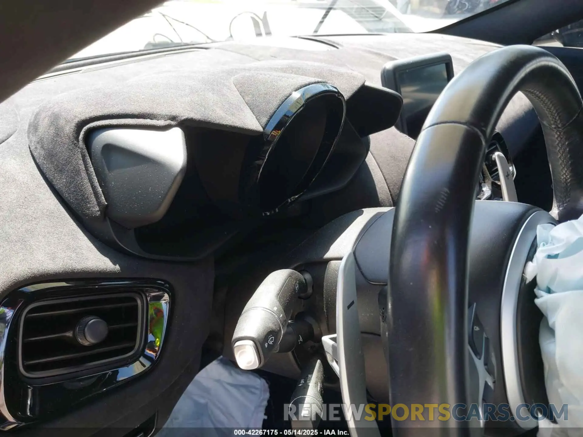 7 Photograph of a damaged car SCFSMGAW9LGN02883 ASTON MARTIN VANTAGE 2020