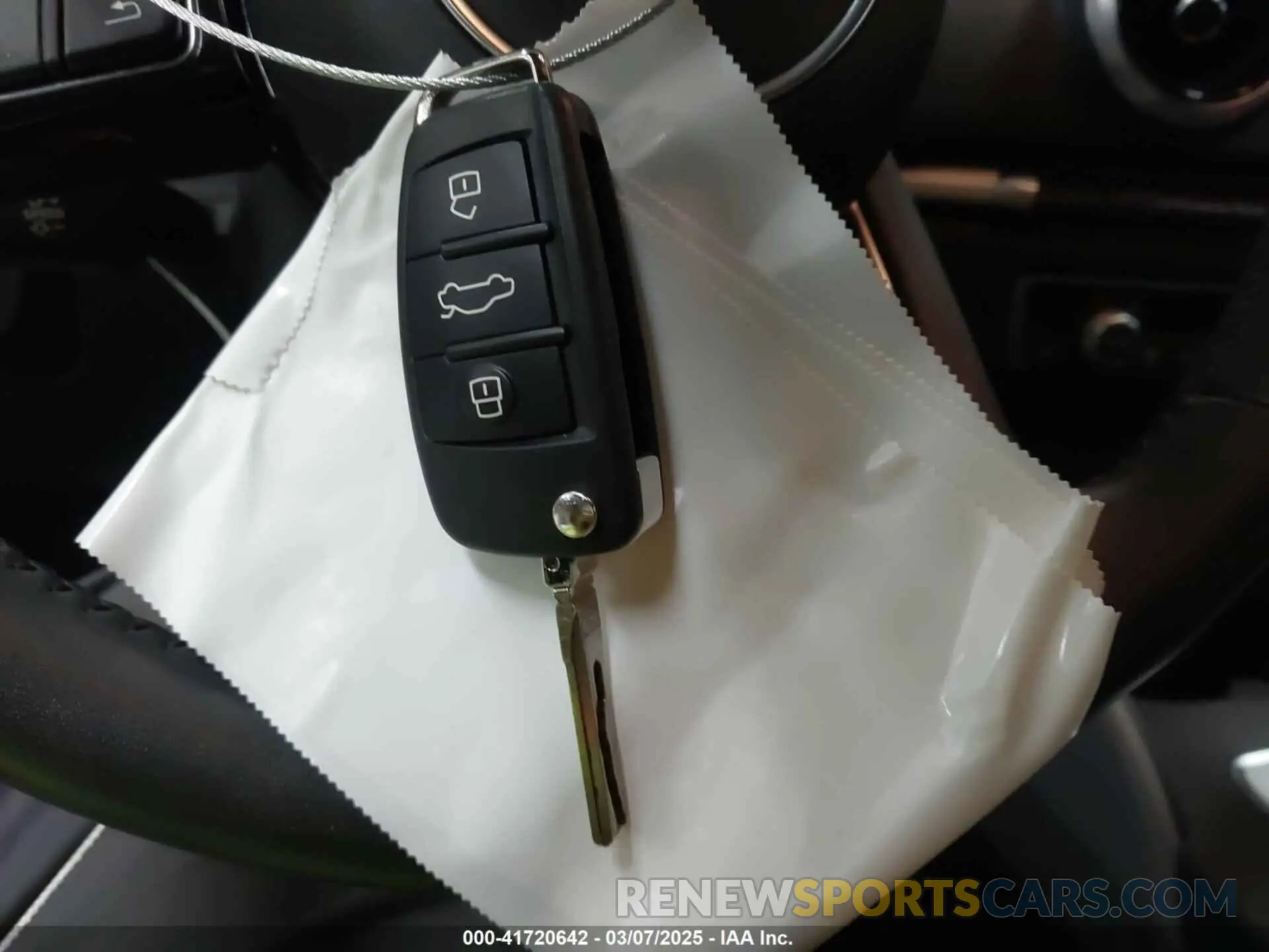 11 Photograph of a damaged car WAU6ULFF8K1029624 AUDI A3 2019