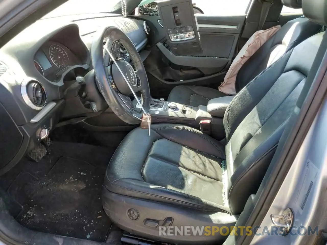 5 Photograph of a damaged car WAUAUGFF4K1013258 AUDI A3 2019