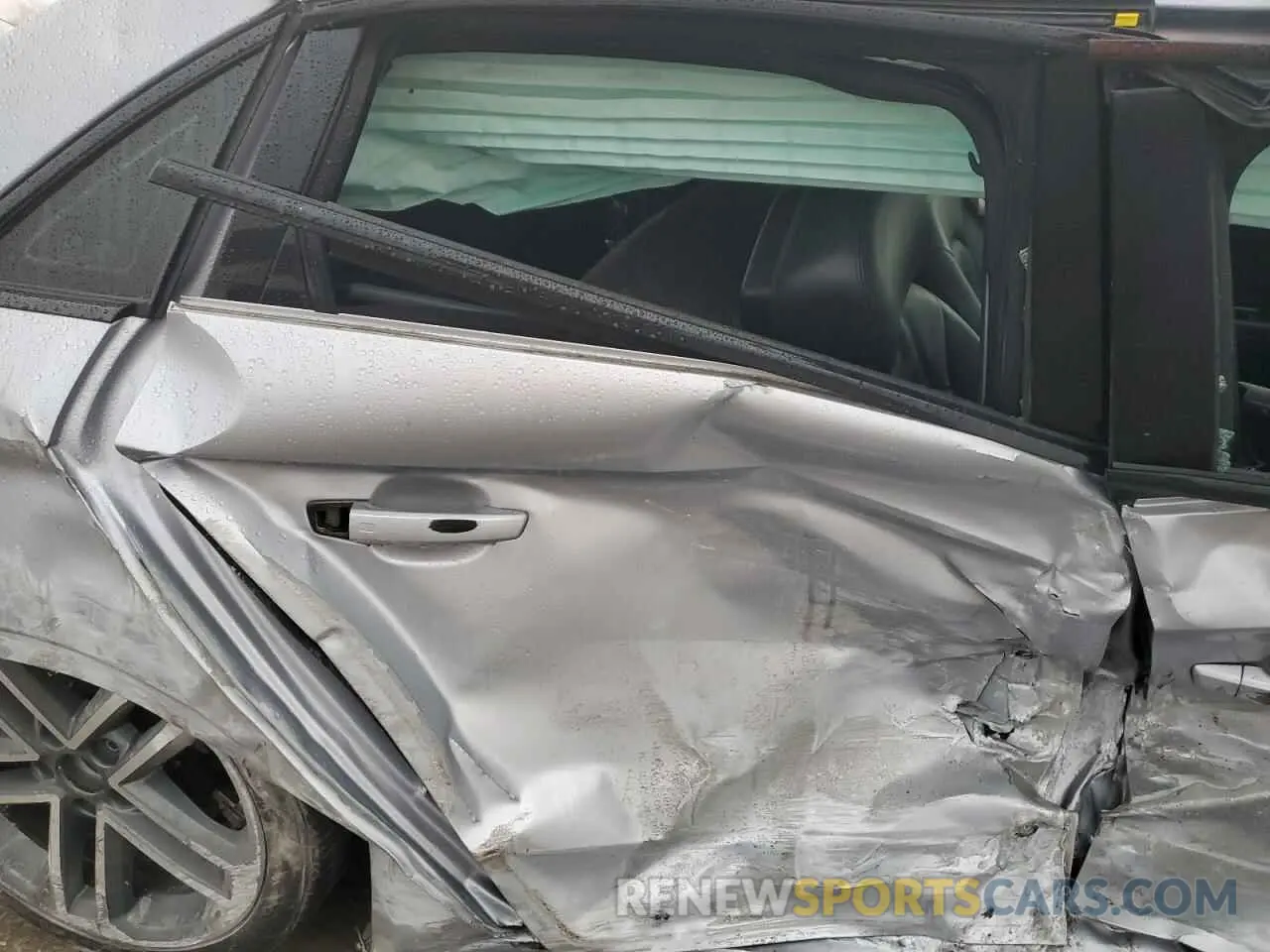 10 Photograph of a damaged car WAUAUGFF7KA113970 AUDI A3 2019