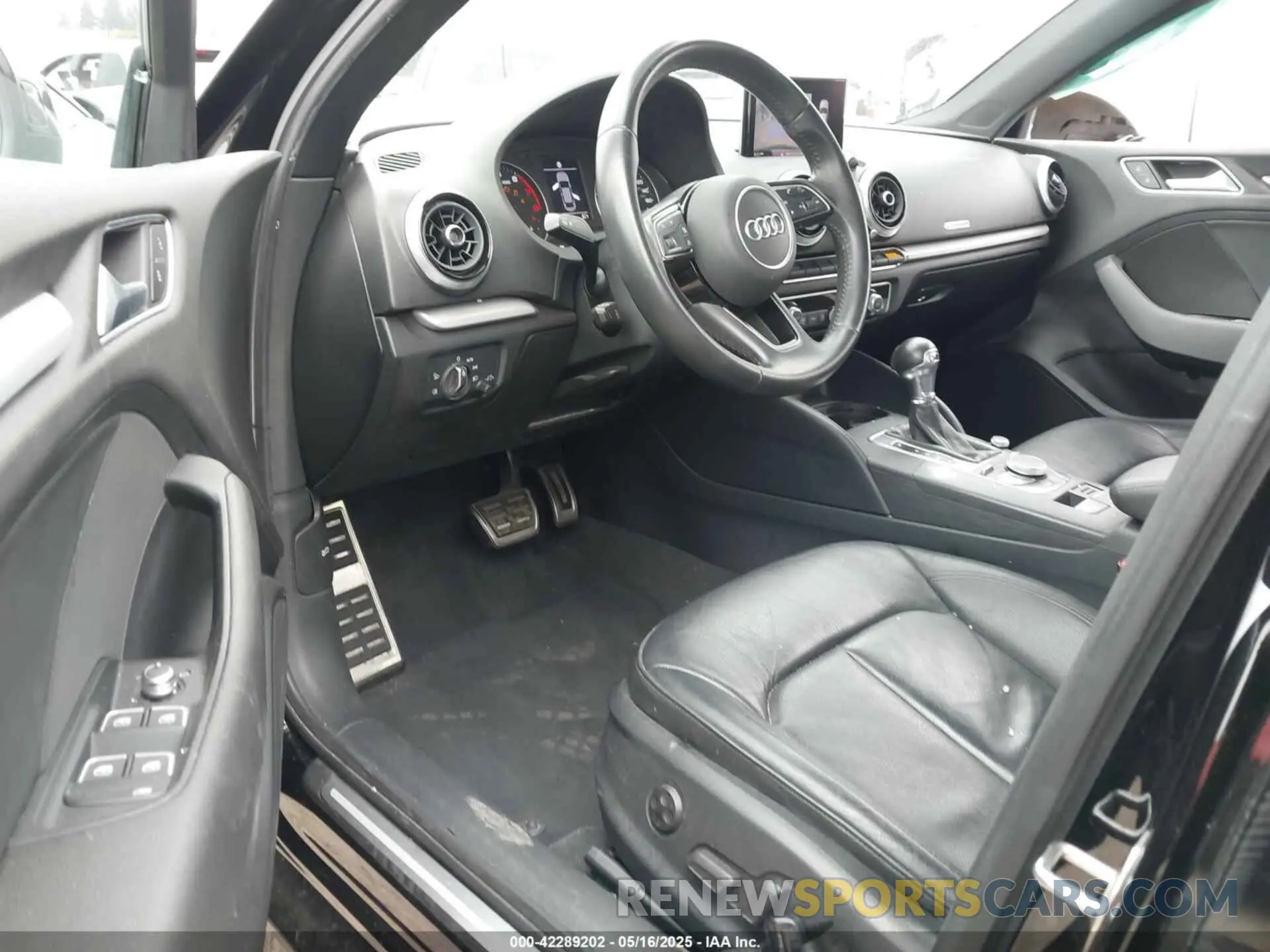 5 Photograph of a damaged car WAUAUGFF8KA093096 AUDI A3 2019