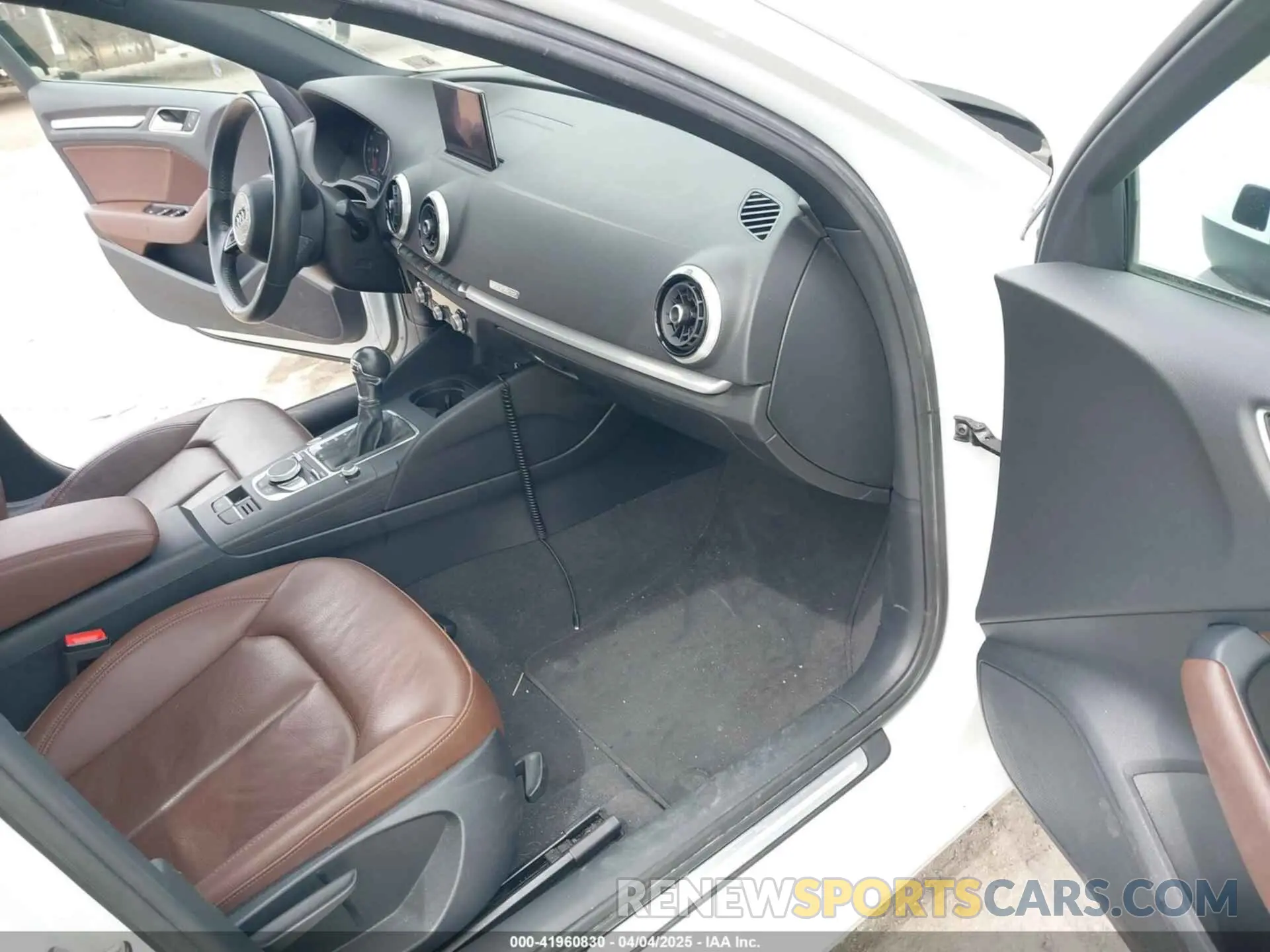 5 Photograph of a damaged car WAUBEGFF1K1018080 AUDI A3 2019