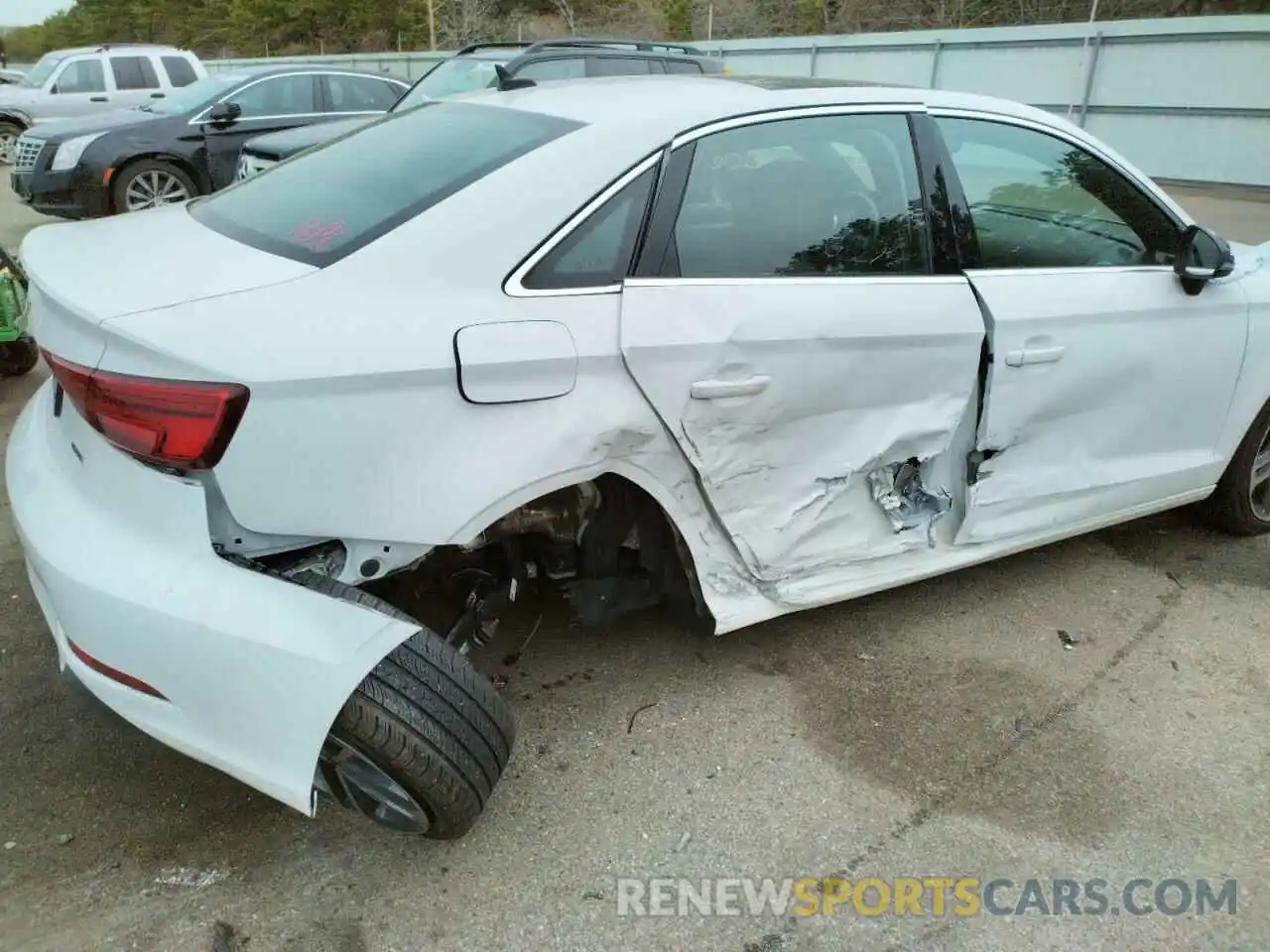 9 Photograph of a damaged car WAUBEGFF4KA081321 AUDI A3 2019