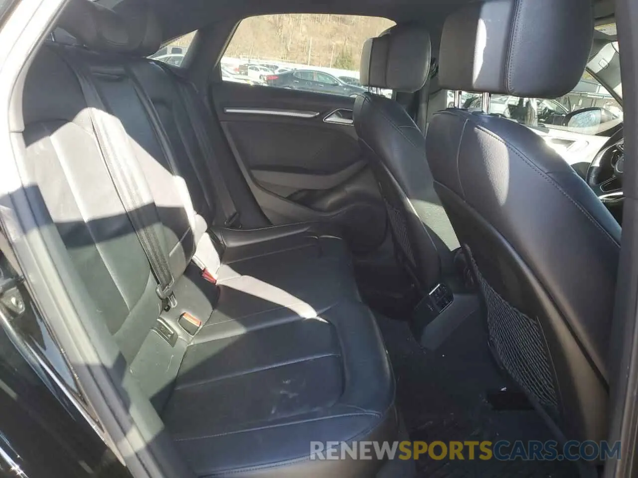 10 Photograph of a damaged car WAUBEGFF4KA116777 AUDI A3 2019