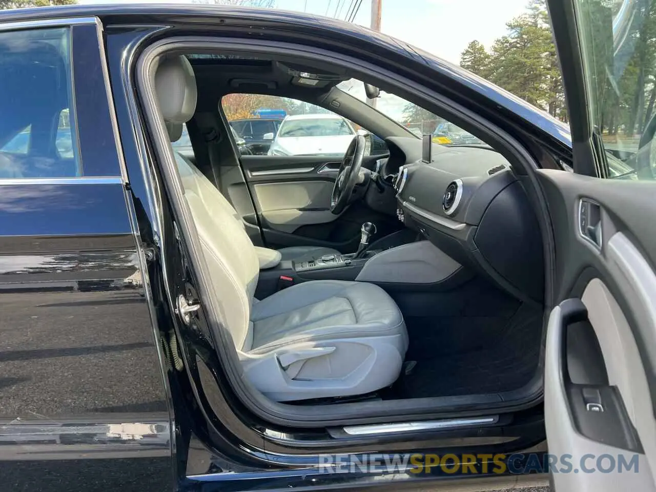 5 Photograph of a damaged car WAUBEGFF5K1021922 AUDI A3 2019