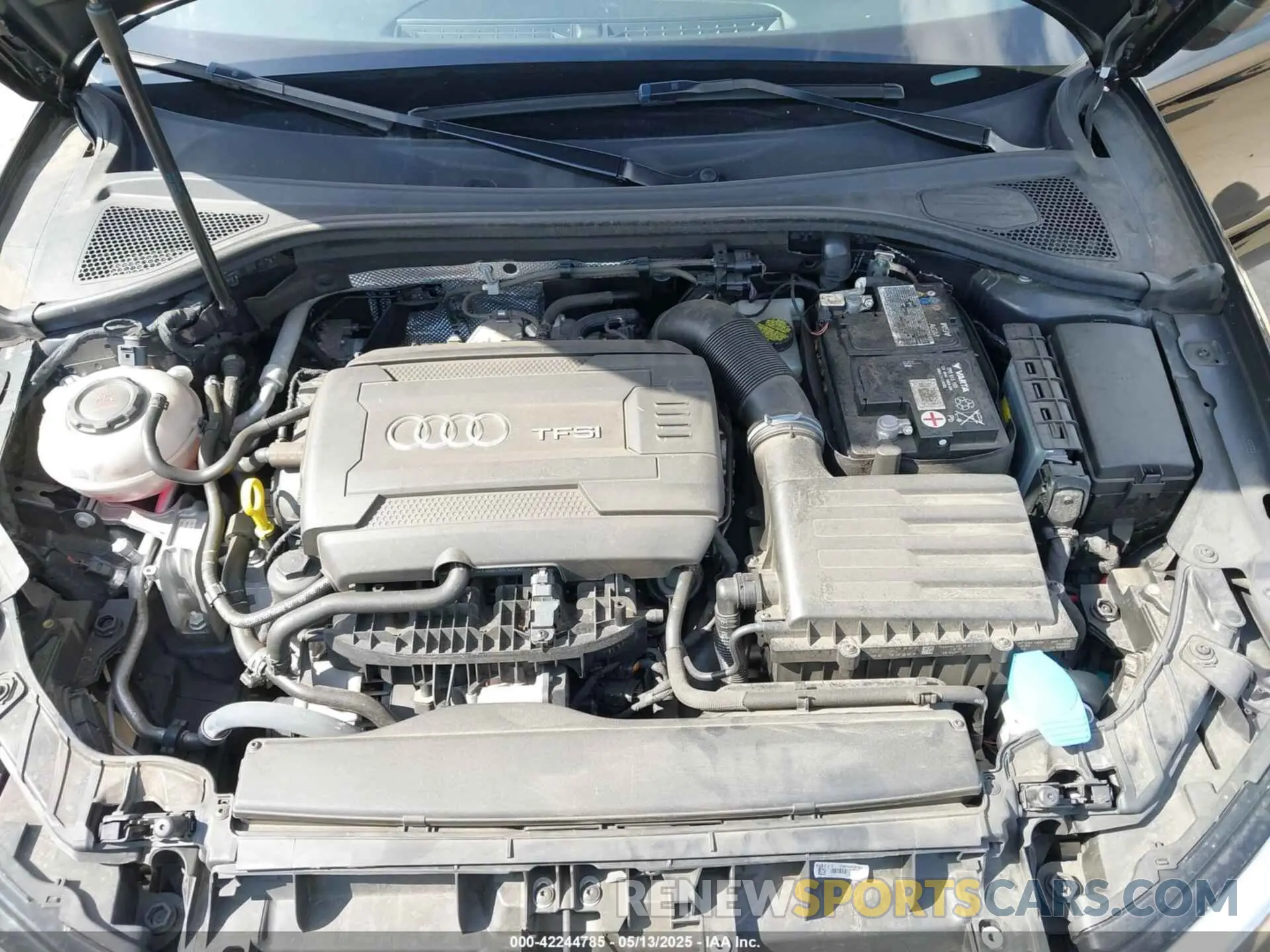 10 Photograph of a damaged car WAUBEGFF5KA091324 AUDI A3 2019