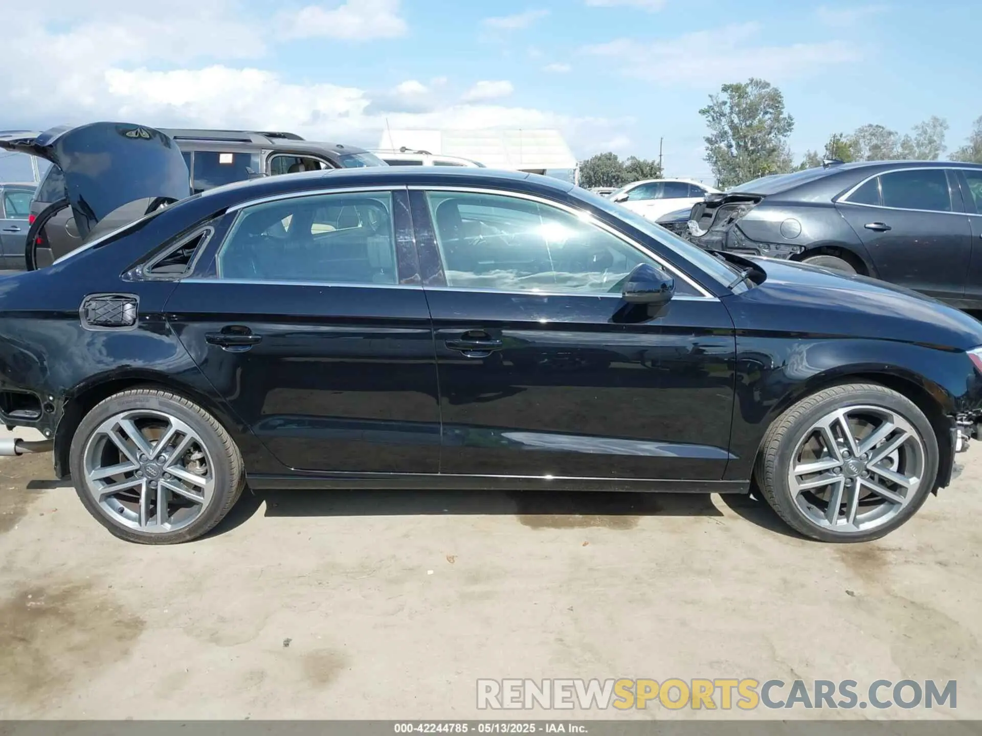 14 Photograph of a damaged car WAUBEGFF5KA091324 AUDI A3 2019