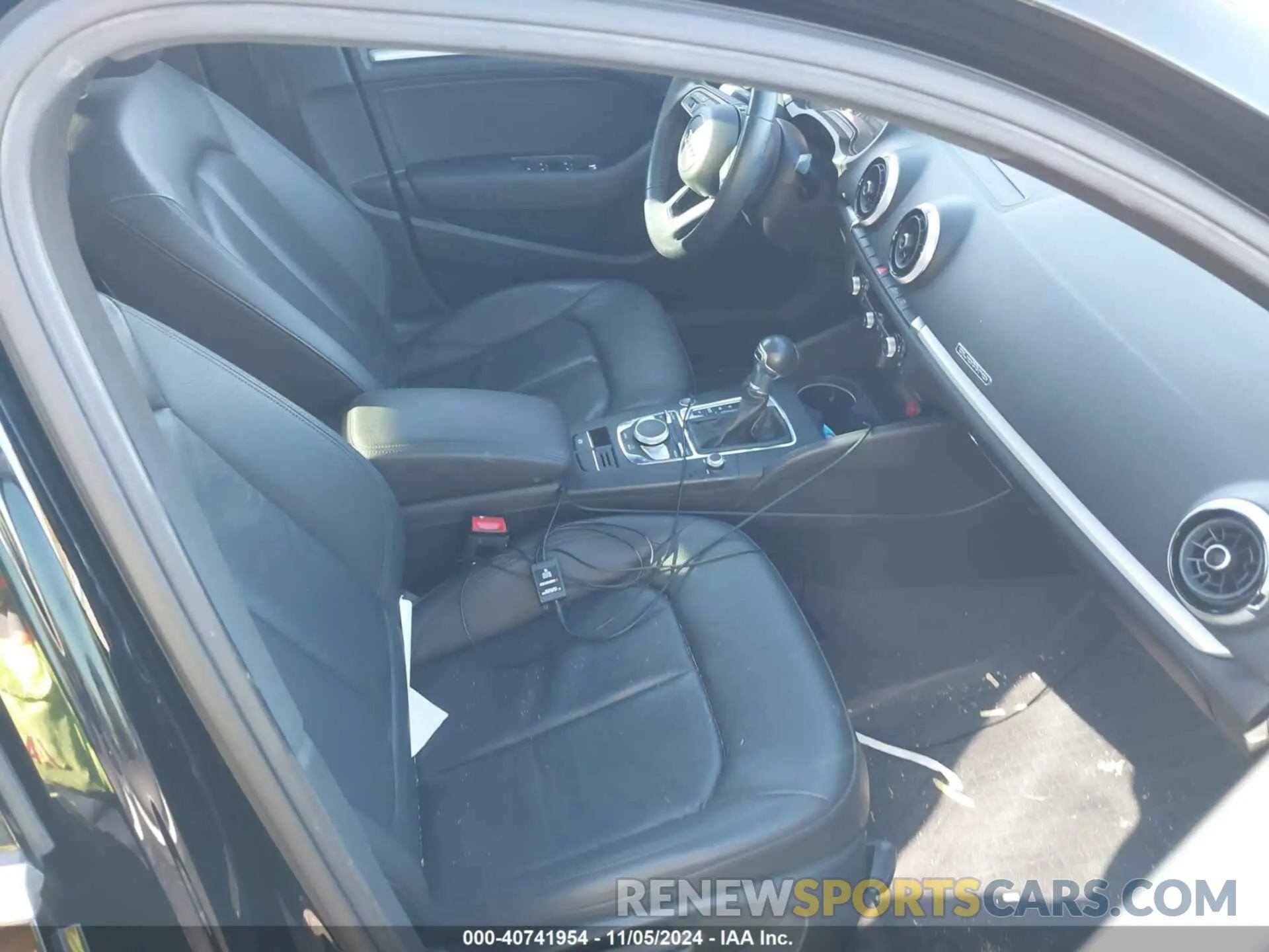 5 Photograph of a damaged car WAUBEGFF6KA080901 AUDI A3 2019