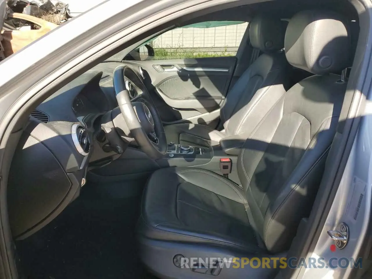 7 Photograph of a damaged car WAUBEGFF7KA089221 AUDI A3 2019