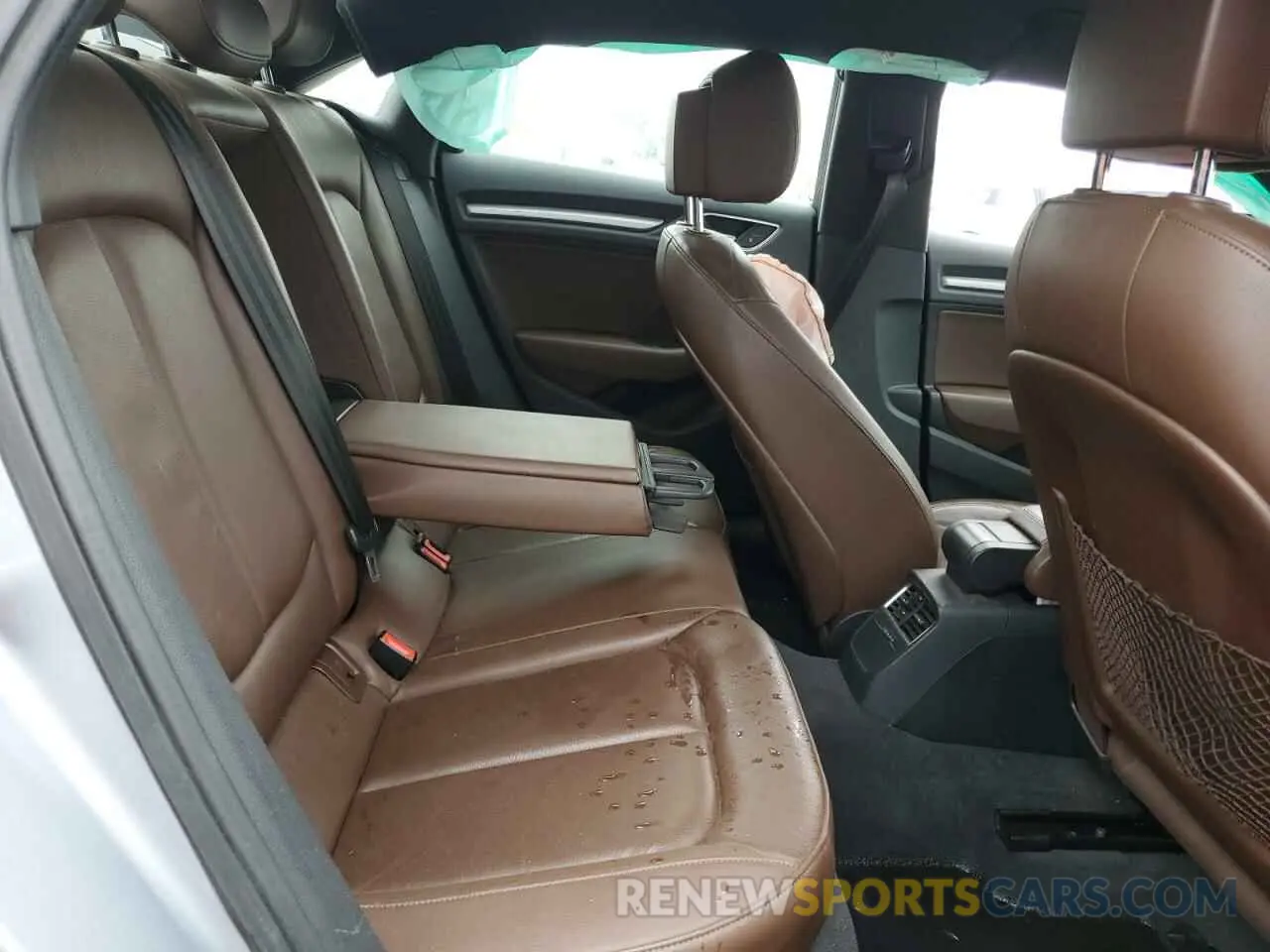 10 Photograph of a damaged car WAUBEGFF8K1018061 AUDI A3 2019