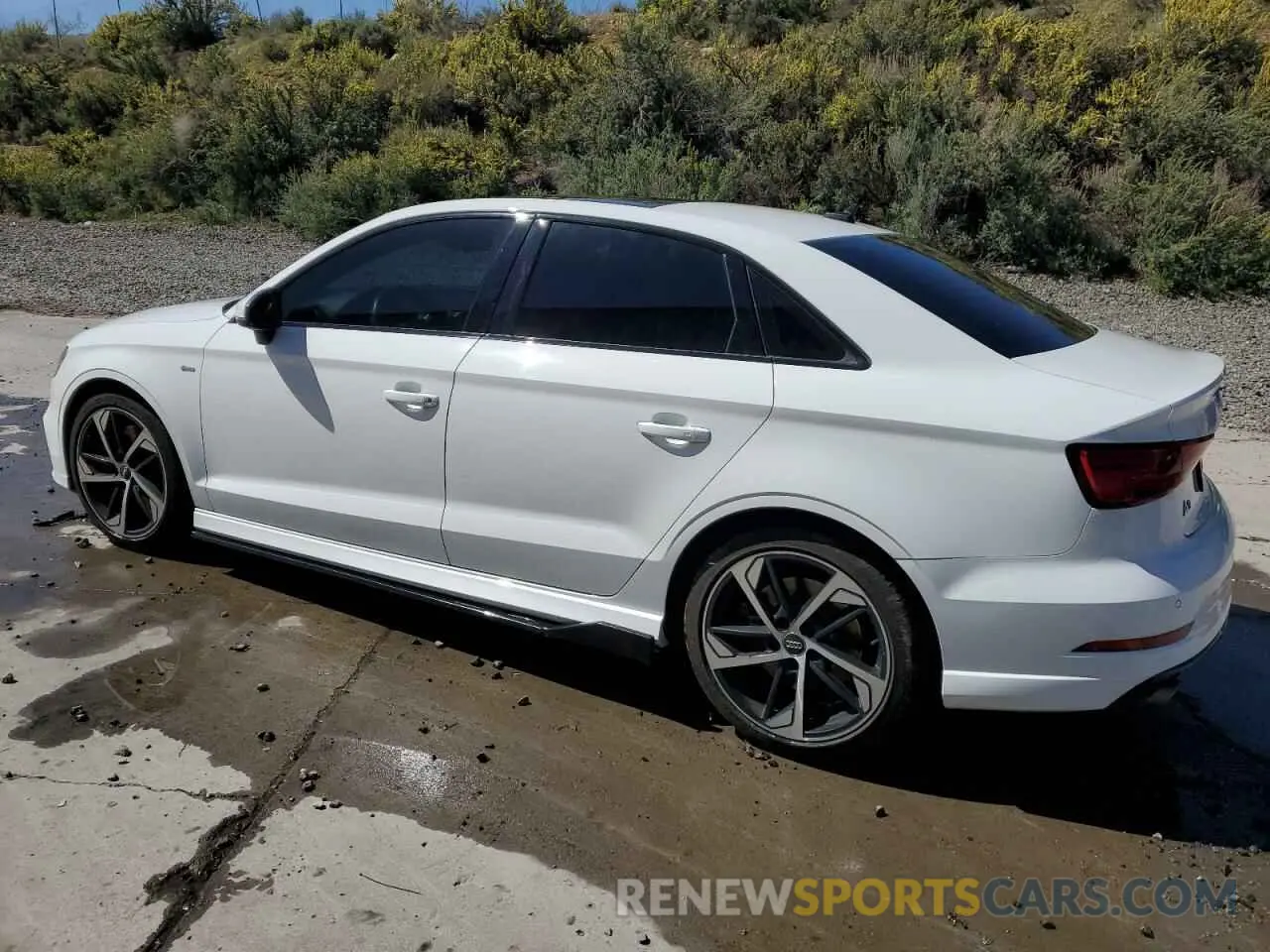 2 Photograph of a damaged car WAUBEGFF2LA102958 AUDI A3 2020