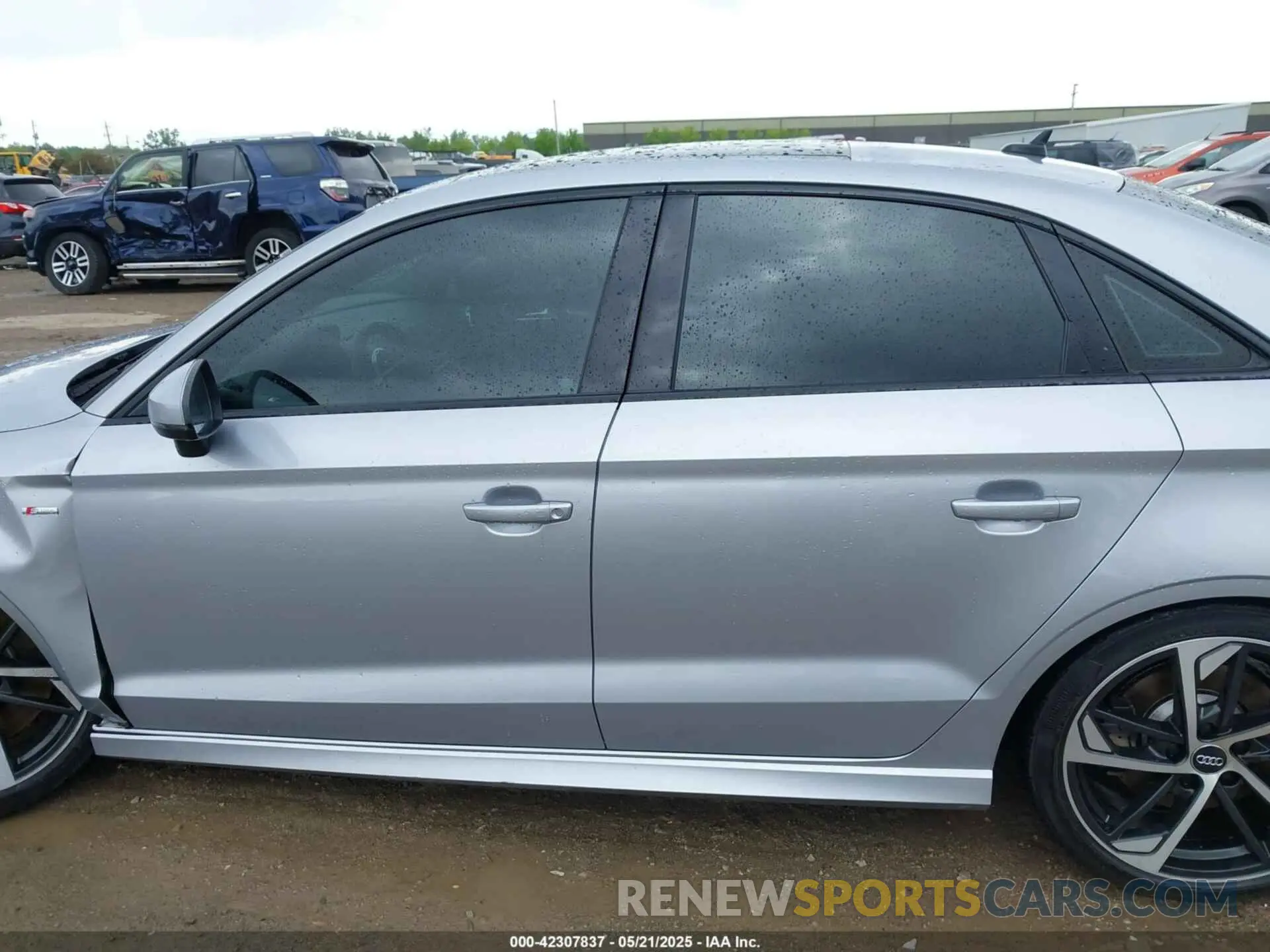 14 Photograph of a damaged car WAUBEGFF4LA096161 AUDI A3 2020