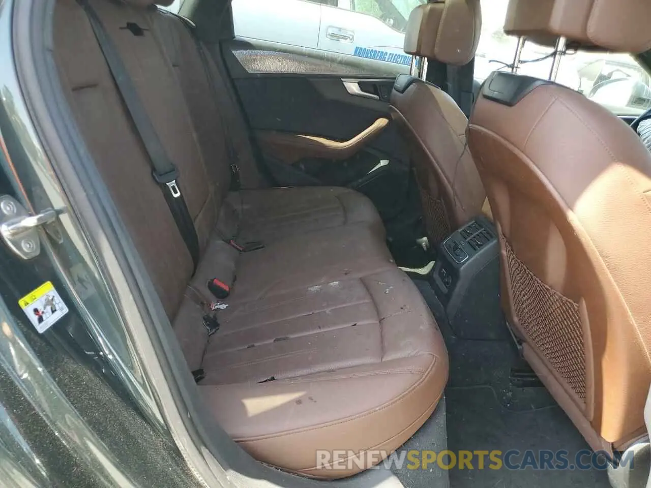10 Photograph of a damaged car WA18NAF43KA106048 AUDI A4 2019