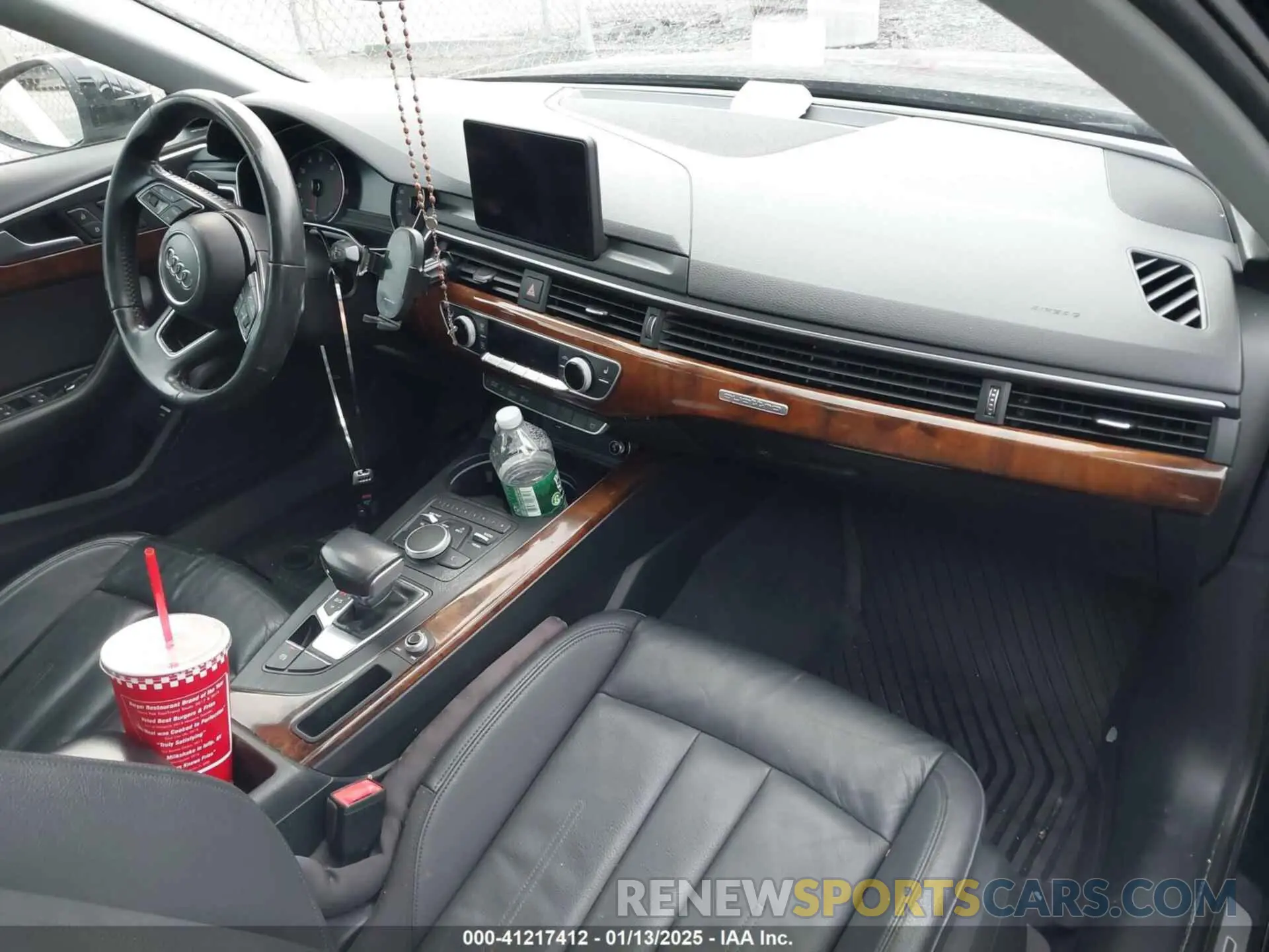 5 Photograph of a damaged car WAUDNAF45KA108157 AUDI A4 2019