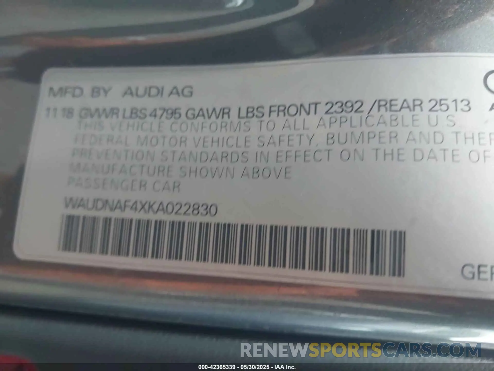 9 Photograph of a damaged car WAUDNAF4XKA022830 AUDI A4 2019