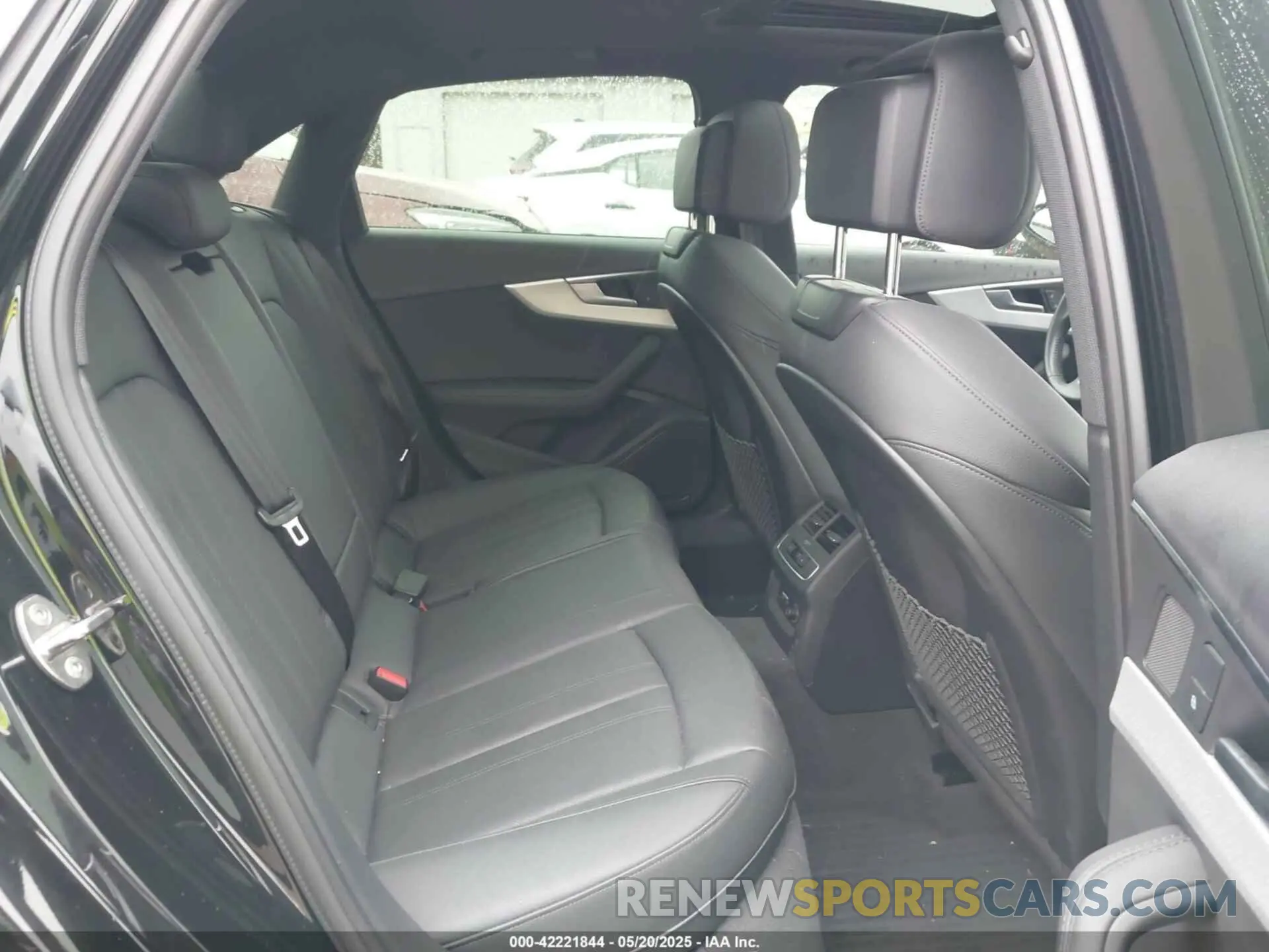 8 Photograph of a damaged car WAUENAF40KA021383 AUDI A4 2019