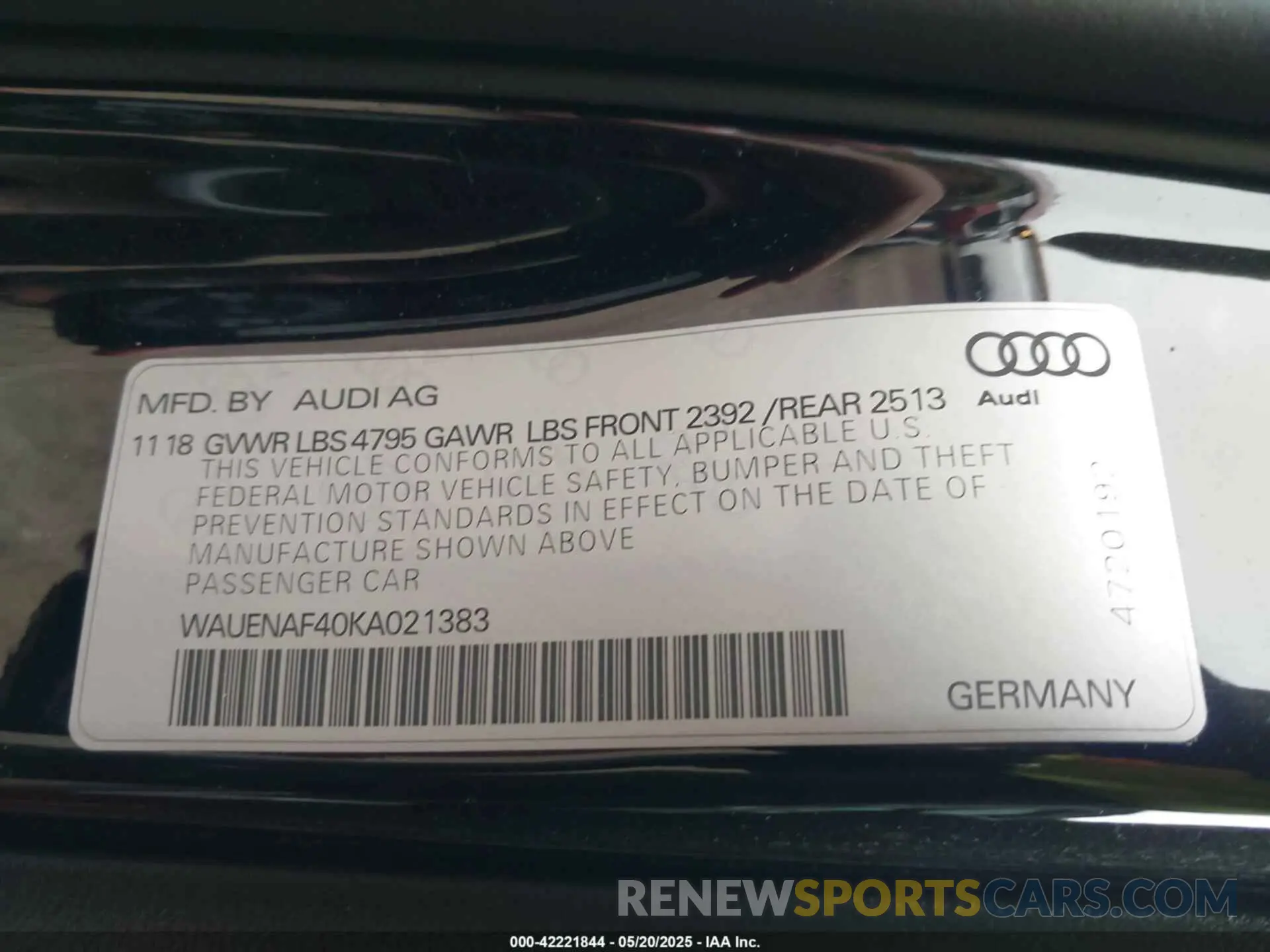 9 Photograph of a damaged car WAUENAF40KA021383 AUDI A4 2019